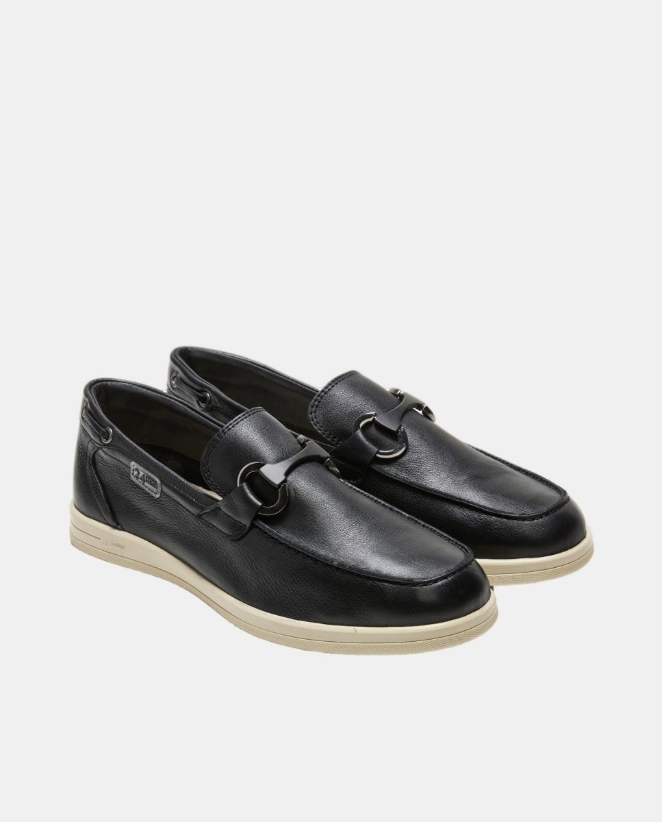 Mocassins em Pele com Aplique Metálico - Preto Preto-2