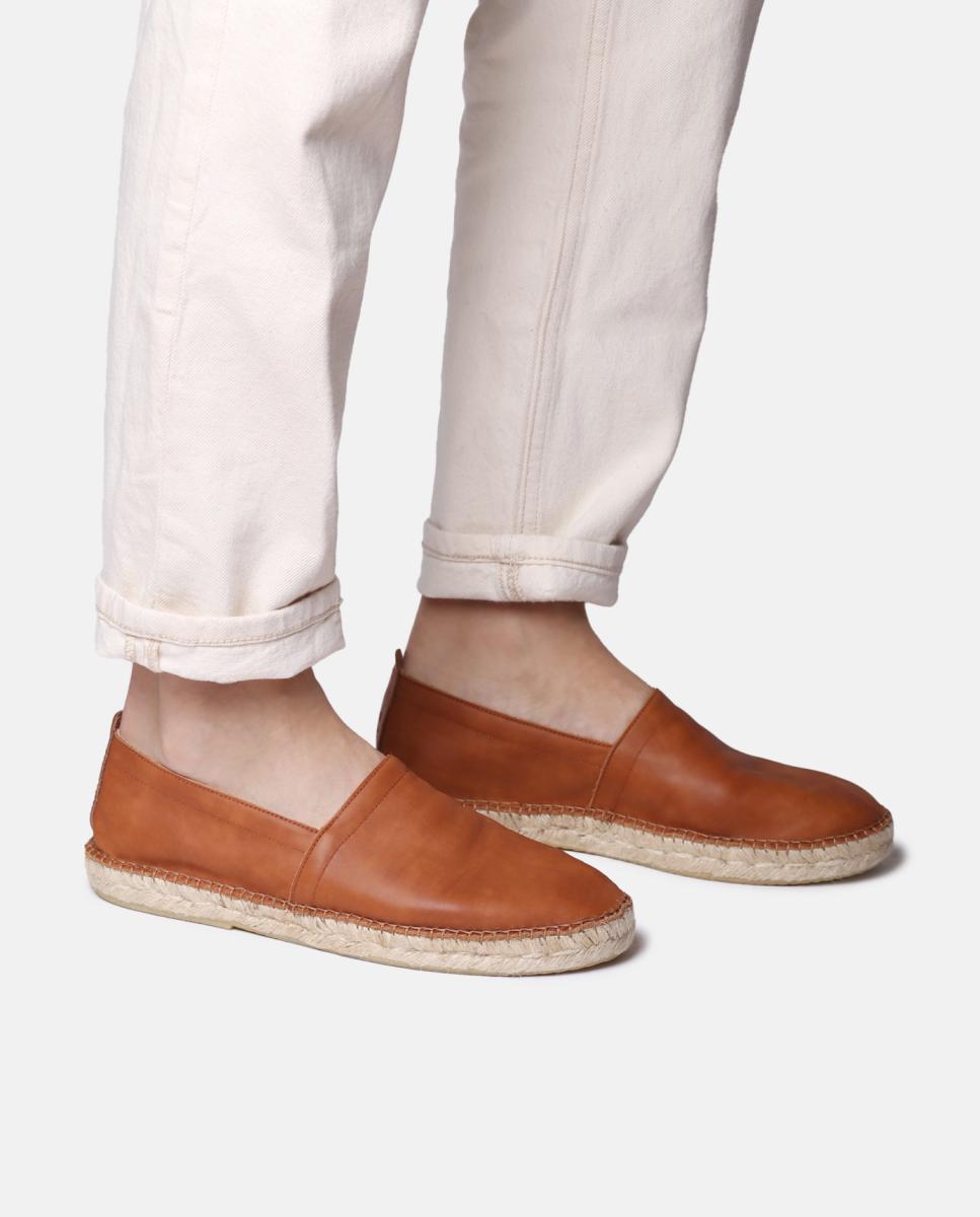 Alpercatas Camping em Pele Castanho-4