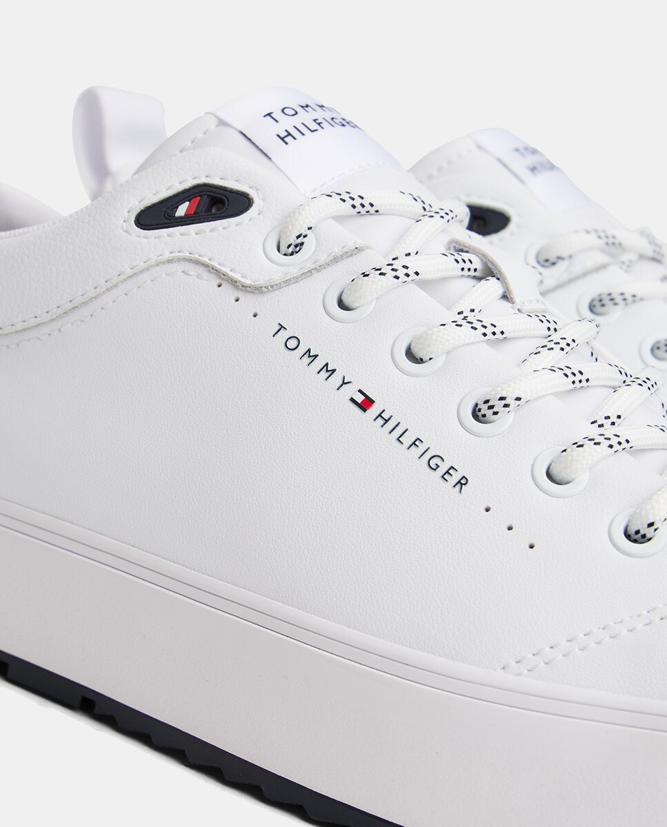 Sapatilhas em Pele com Sola Dentada Branco-6