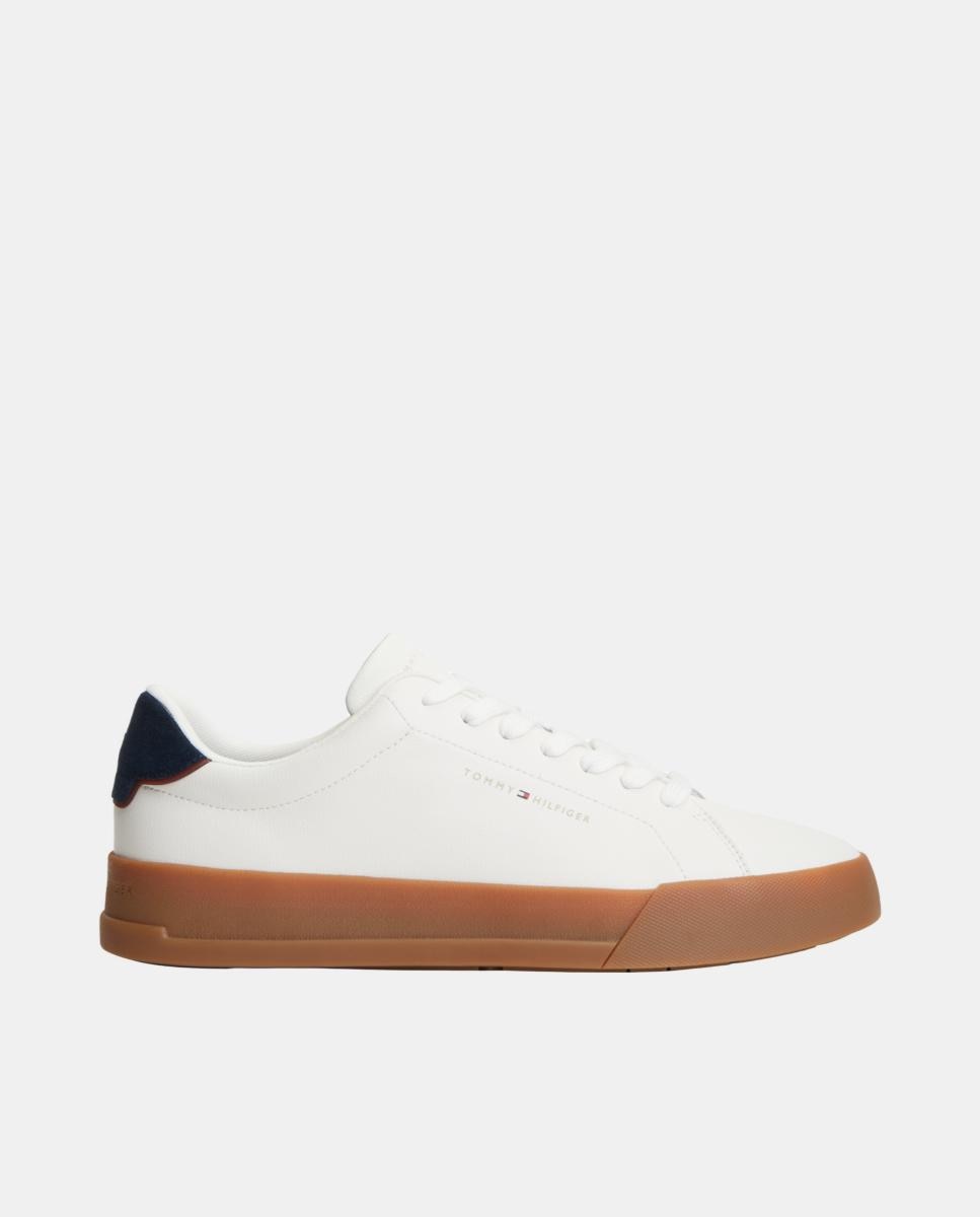 Tommy Hilfiger - Zapatilla TH Court de piel de hombre suela caramelo.