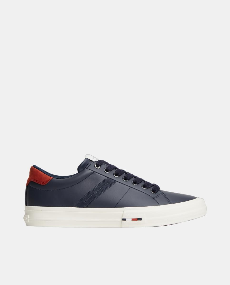 Imagen 0 de Zapatilla tipo casco de piel TH Azul marino