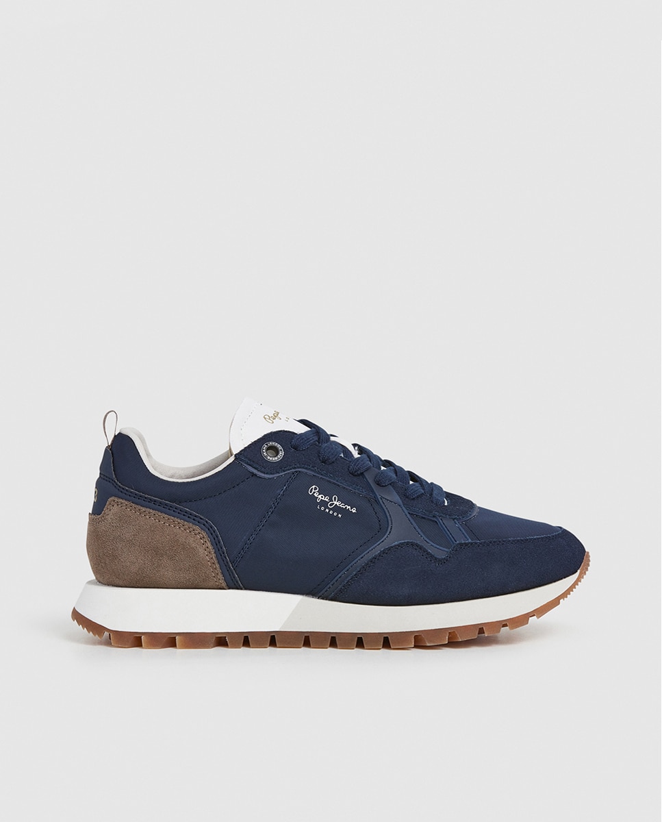 Pepe Jeans - Zapatilla Ari Club de hombre en azul marino con lengüeta blanca y detalle trasero gris.