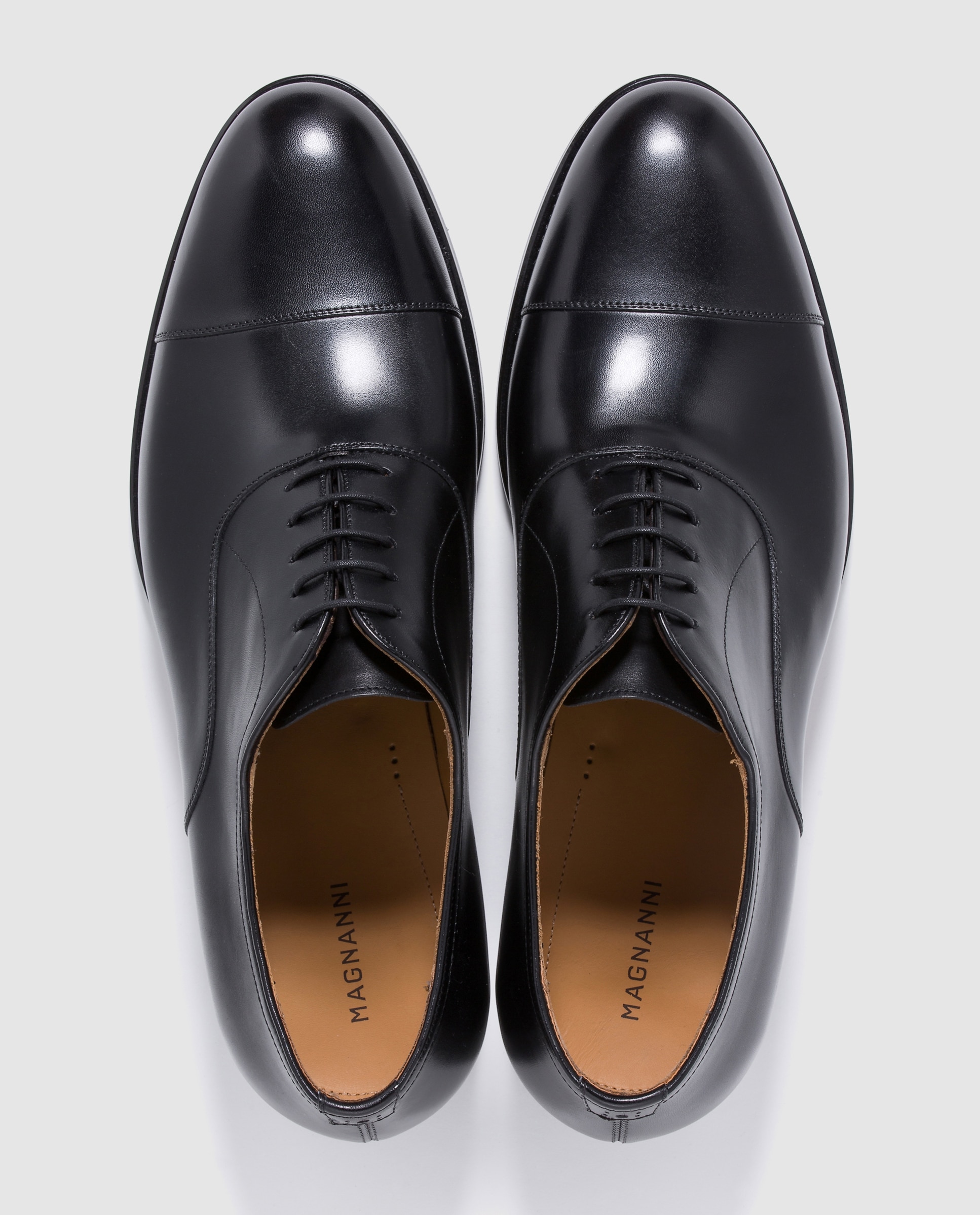 Sapatos de atacadores de homem Magnanni pretos em pele Preto-4