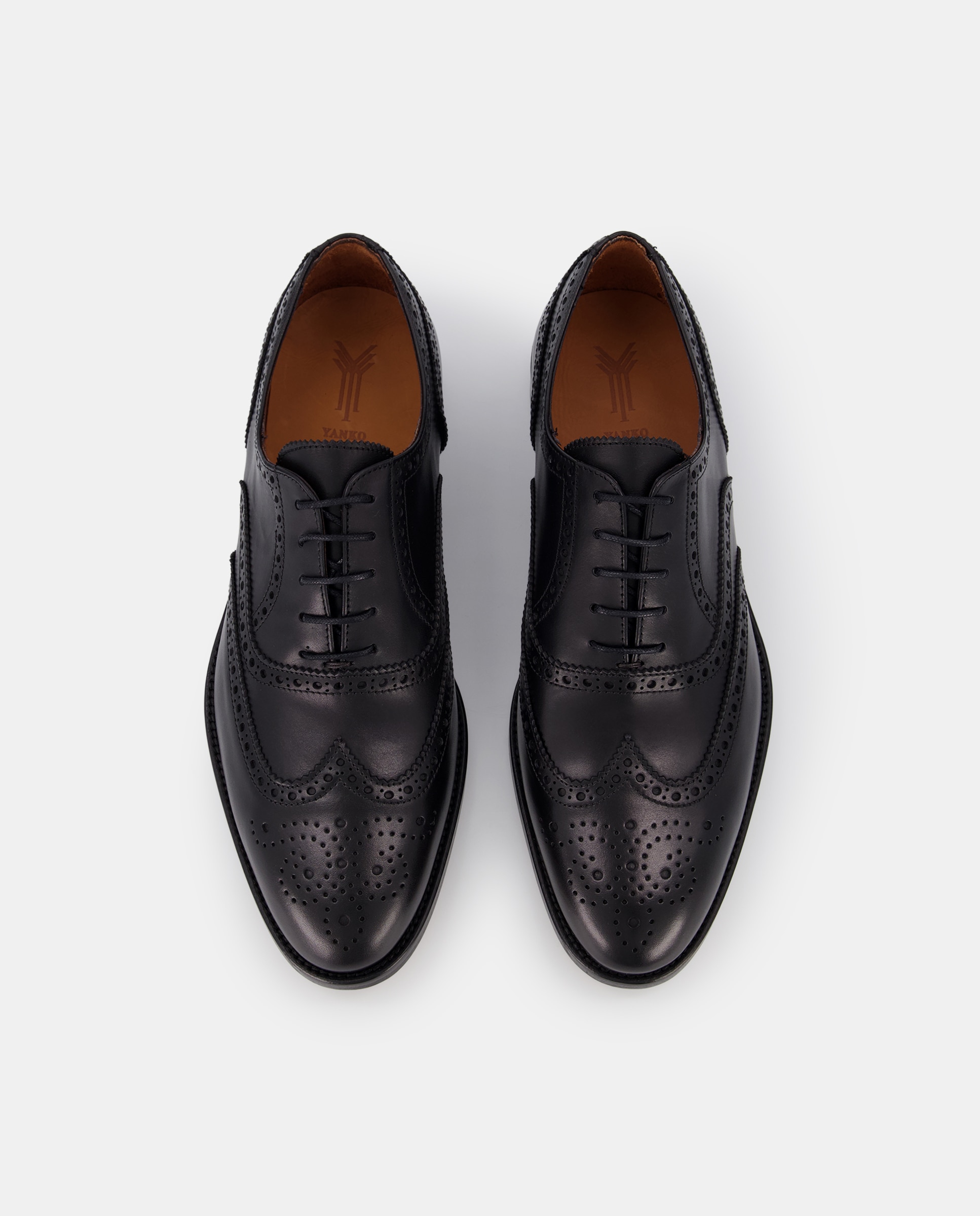 Sapatos de Atacadores Wingtip com Detalhe de Perfurações e em Pele - Preto Preto-4