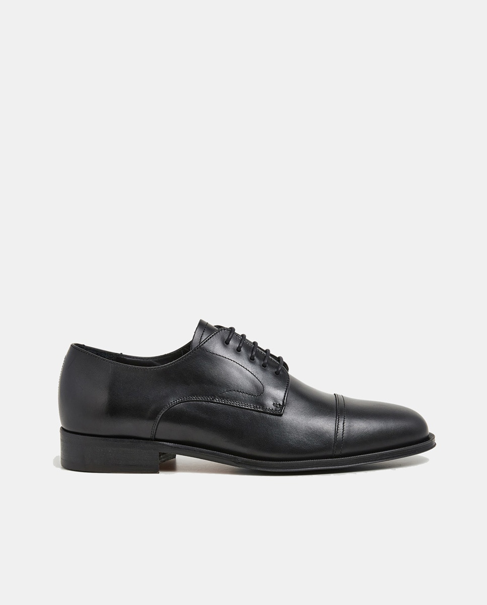 Imagem 0 de Sapatos de Atacadores Jason com Biqueira Direita e em Pele