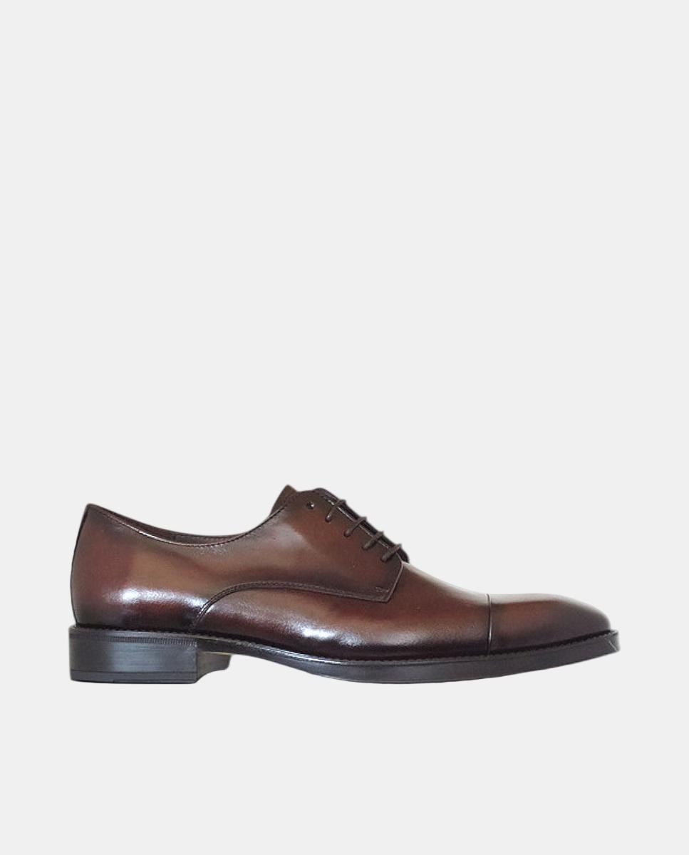 Imagem 0 de Sapatos Tipo Bluchers com Biqueira em Pele