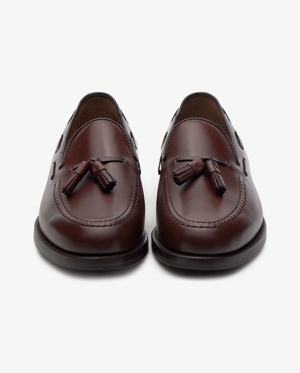 Mocassins com Borlas em Pele Class Castanho-3