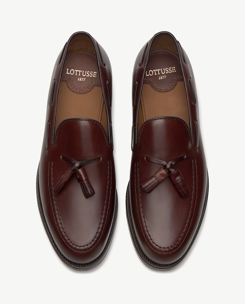 Mocassins com Borlas em Pele Class Castanho-5