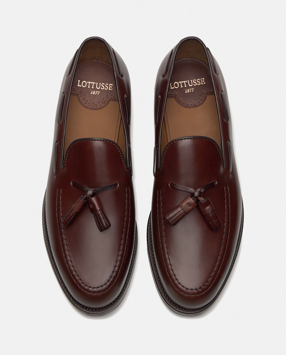 Mocassins com Borlas em Pele Class Castanho-11