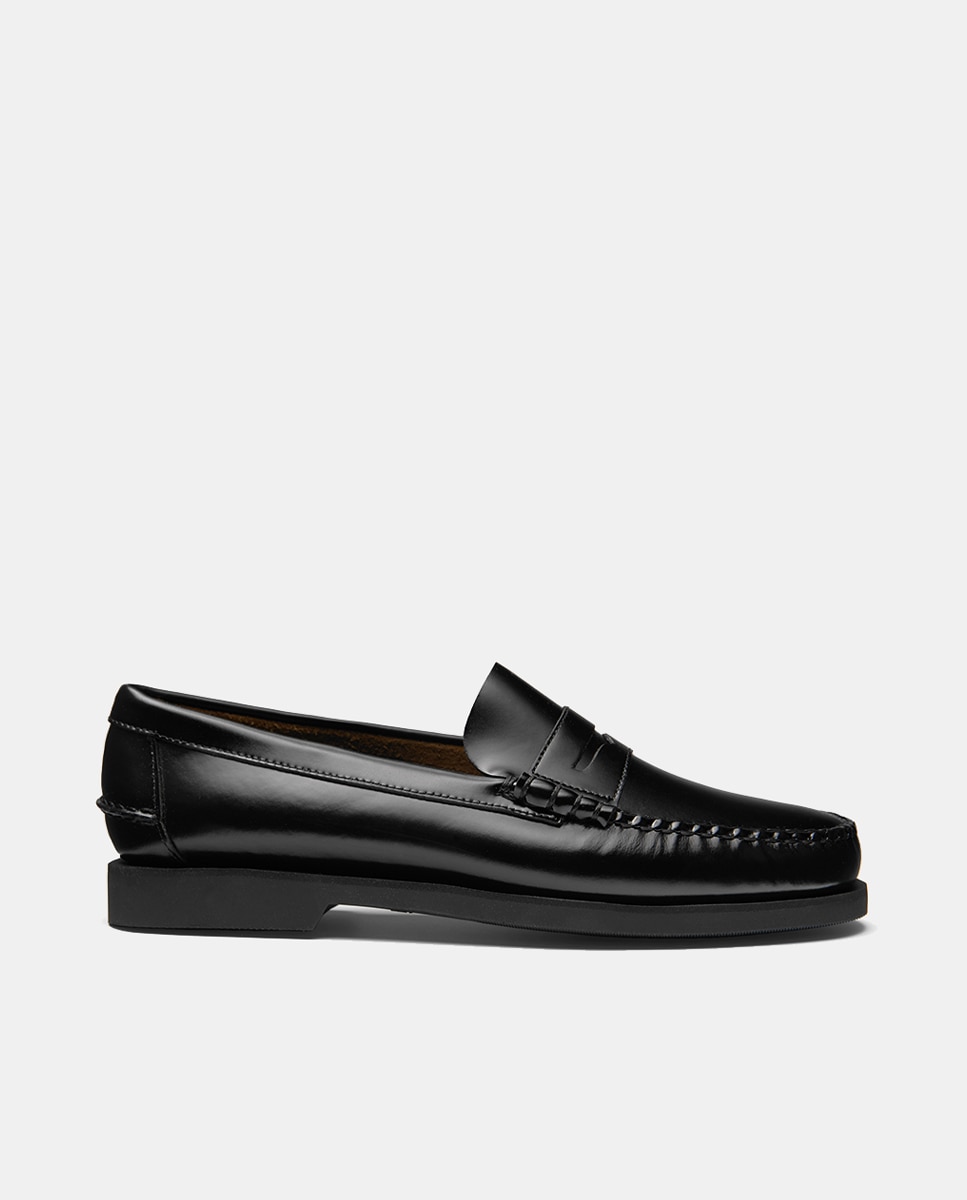 Mocassins em Pele com Sola de Borracha Preto-1