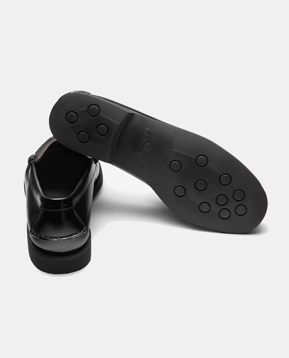 Mocassins em Pele com Sola de Borracha Preto-4