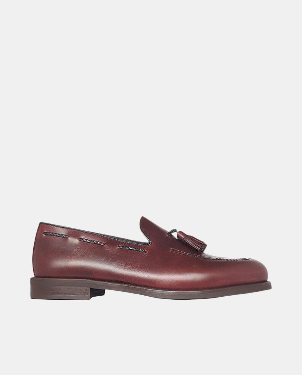 Imagem 0 de Sapatos Tipo Mocassins em Pele
