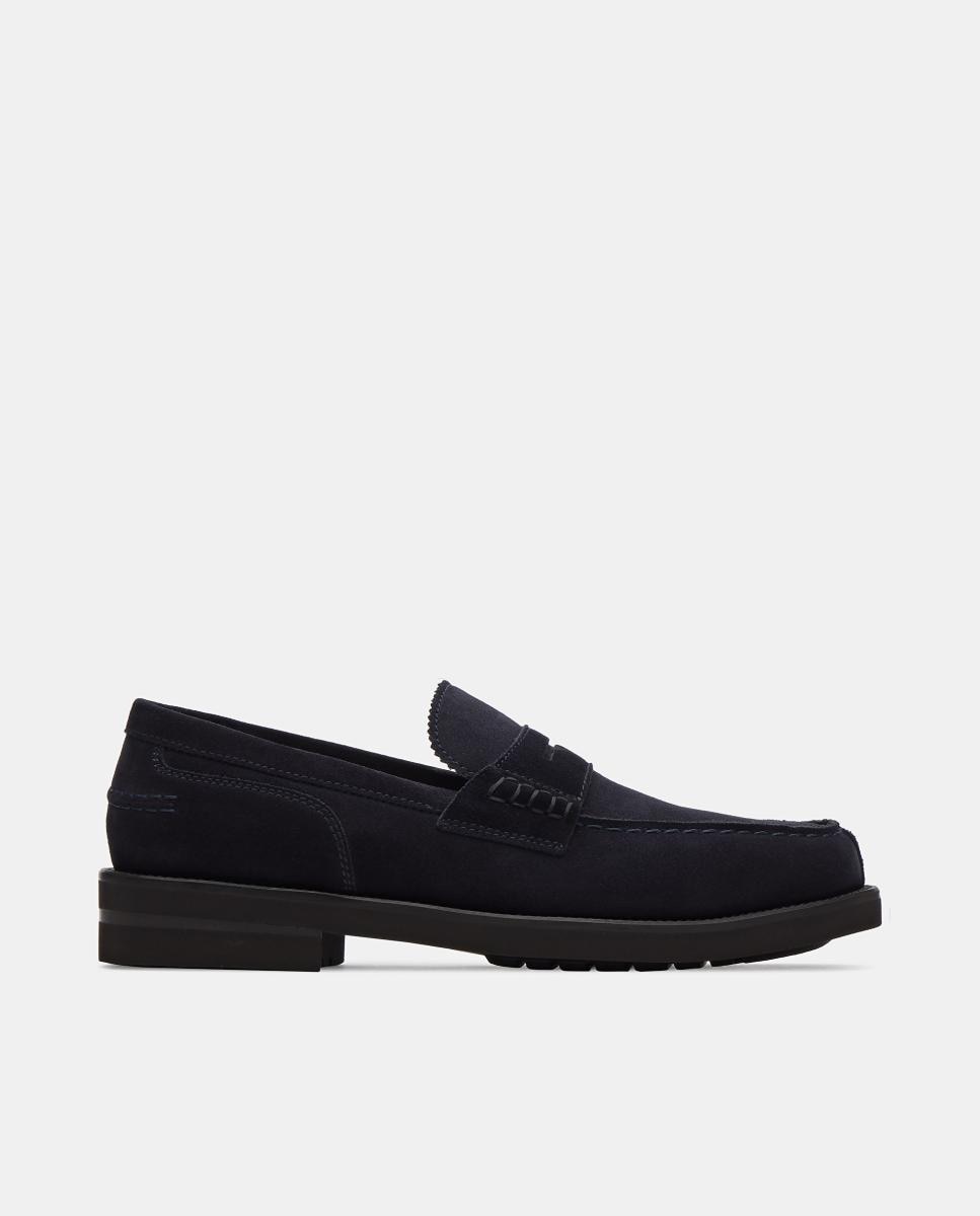 Imagem 0 de Sapatos Tipo Mocassins em Camurça com Fita em Pele