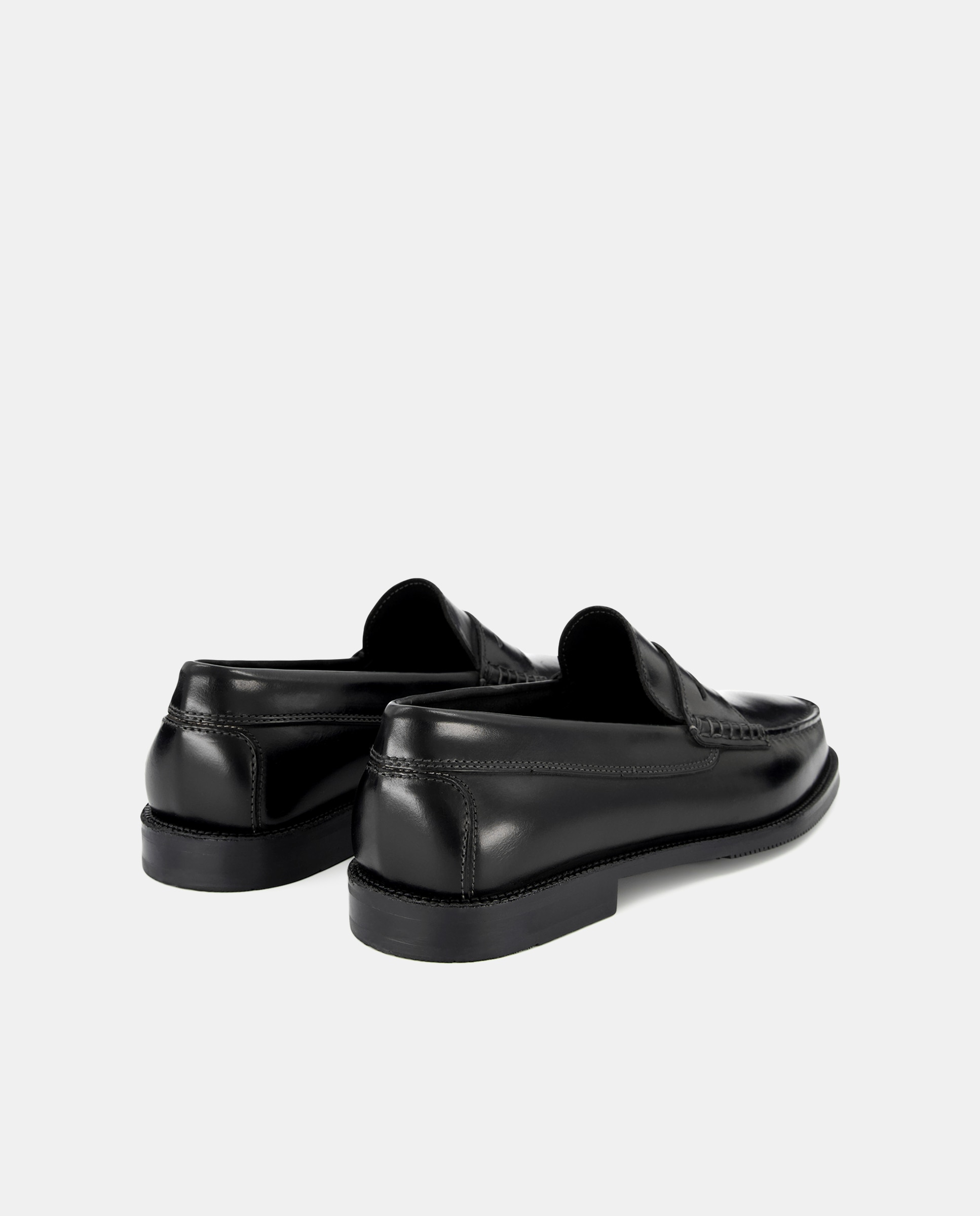 Mocassins em Pele com Fita Preto-3