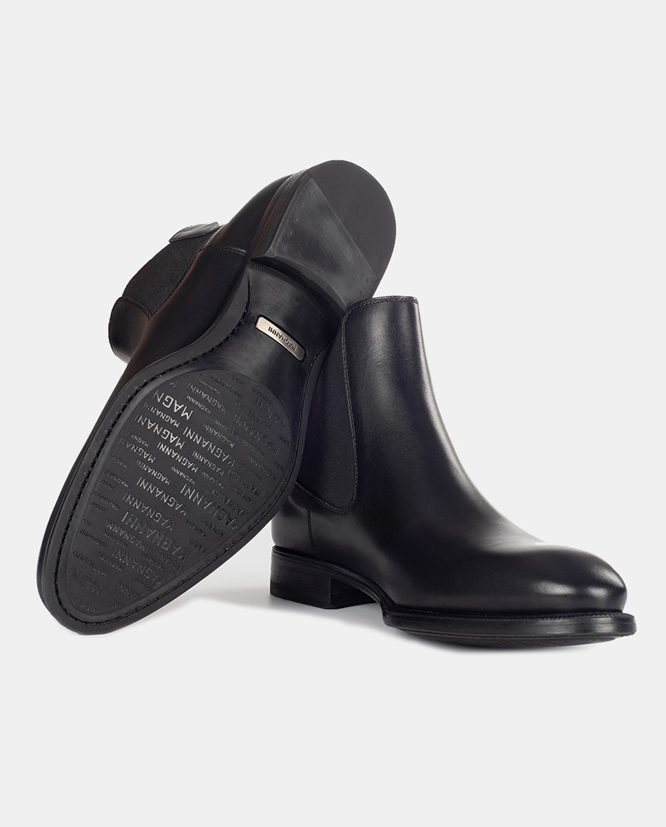 Botas Tipo Chelsea com Fecho Elástico e em Pele Preto-4