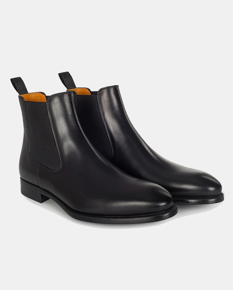Botas Tipo Chelsea com Fecho Elástico e em Pele Preto-9