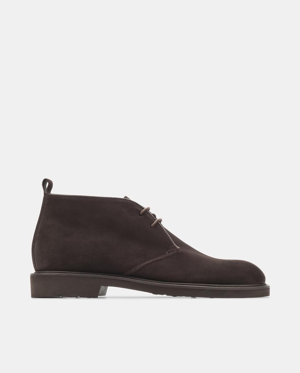 Imagem 0 de Botins Chukka com Pala Lisa em Pele Tipo Camurça