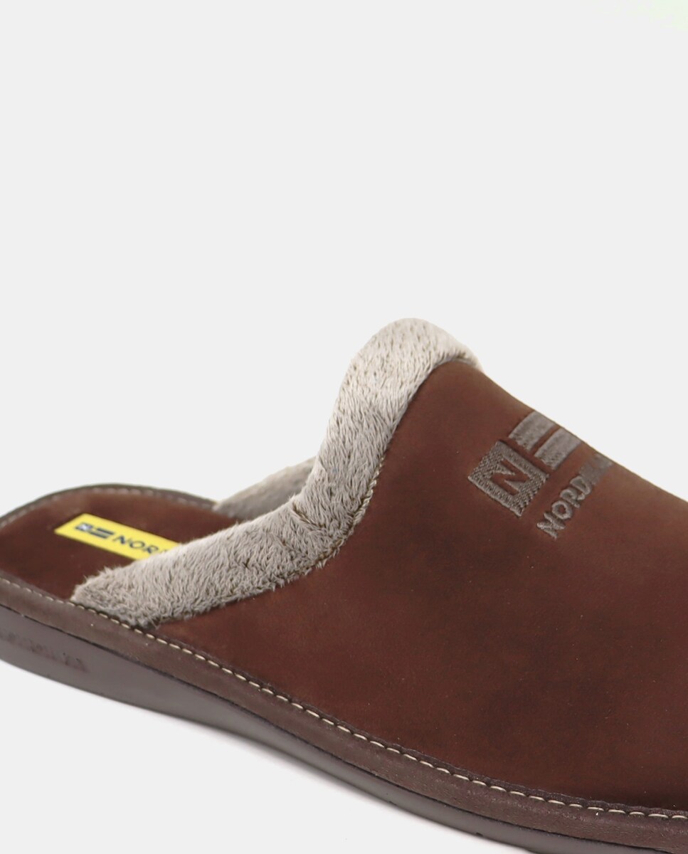 Chinelos de Quarto em Pele Castanho-10