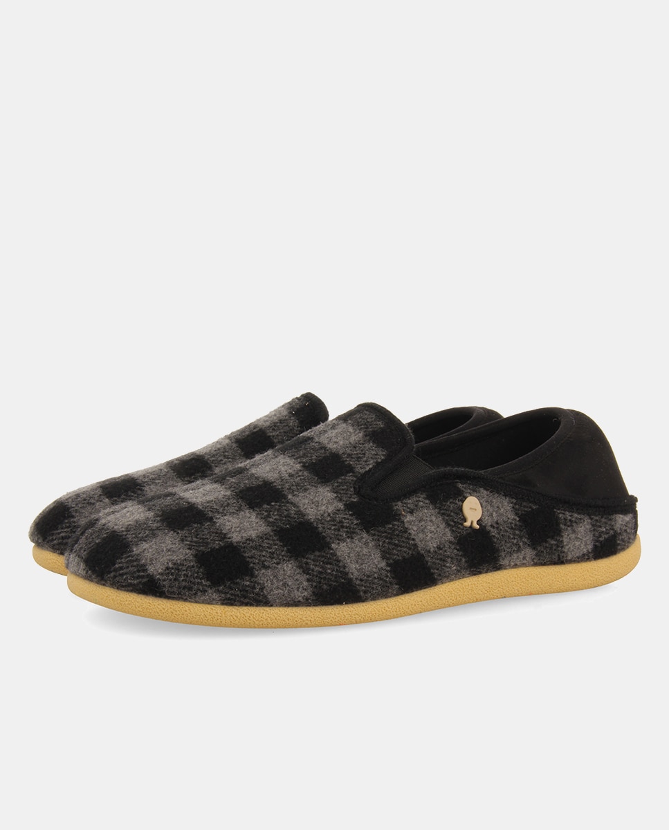 Pantufas Tipo Babuchas com Estampado aos Quadrados Cinzento-7