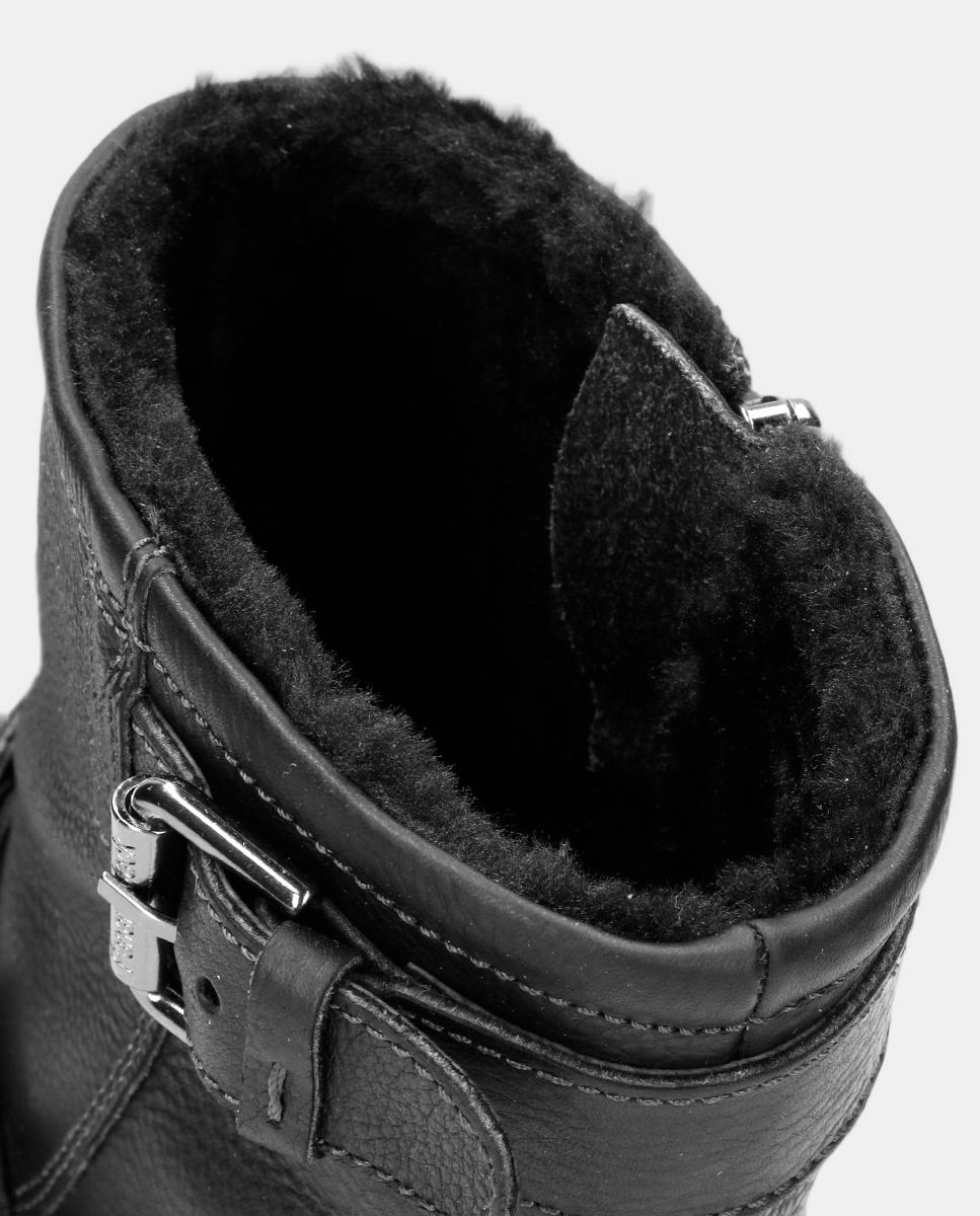 Botas em Pele com Forro de Pelo Sintético Preto-6