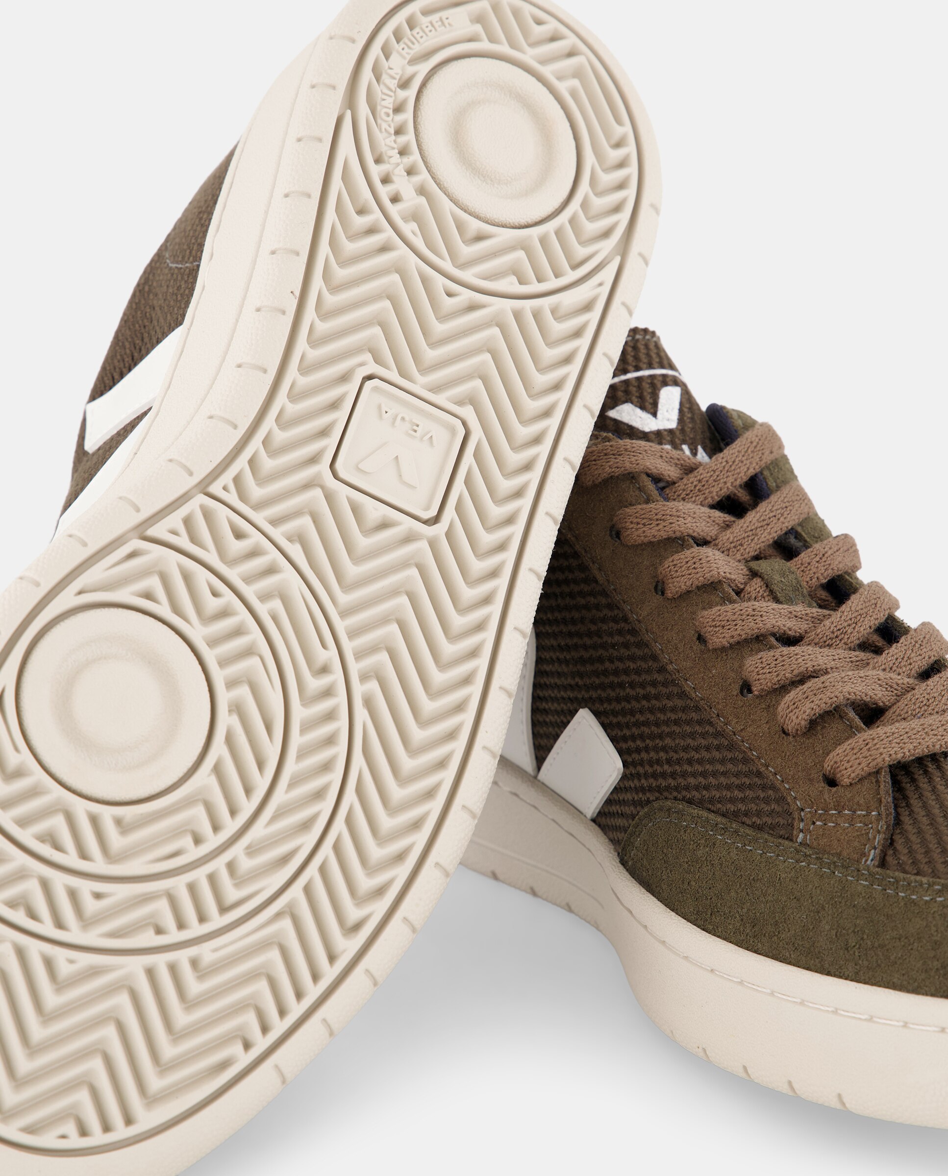Sapatilhas Baskets v12 em Pele Branco Total-7