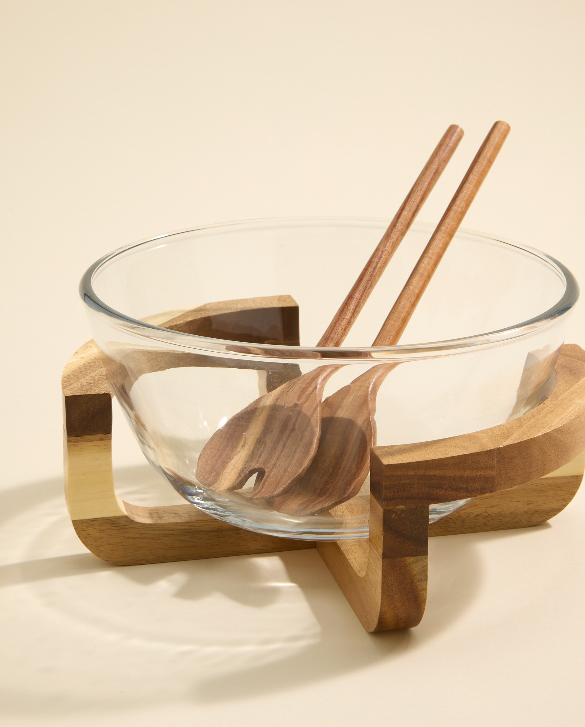 Imagen 0 de Ensaladera con soporte de bambú y set de utensilios Bianca