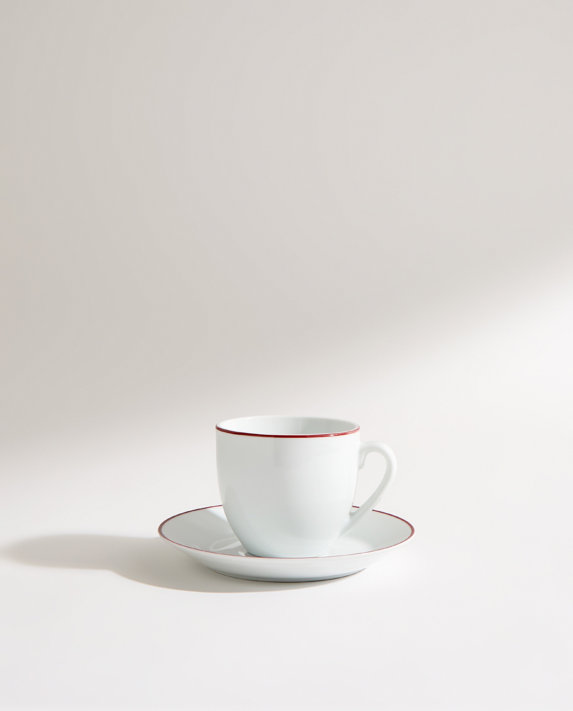 Set de 4 tazas de té con plato Sofía Burdeos-3