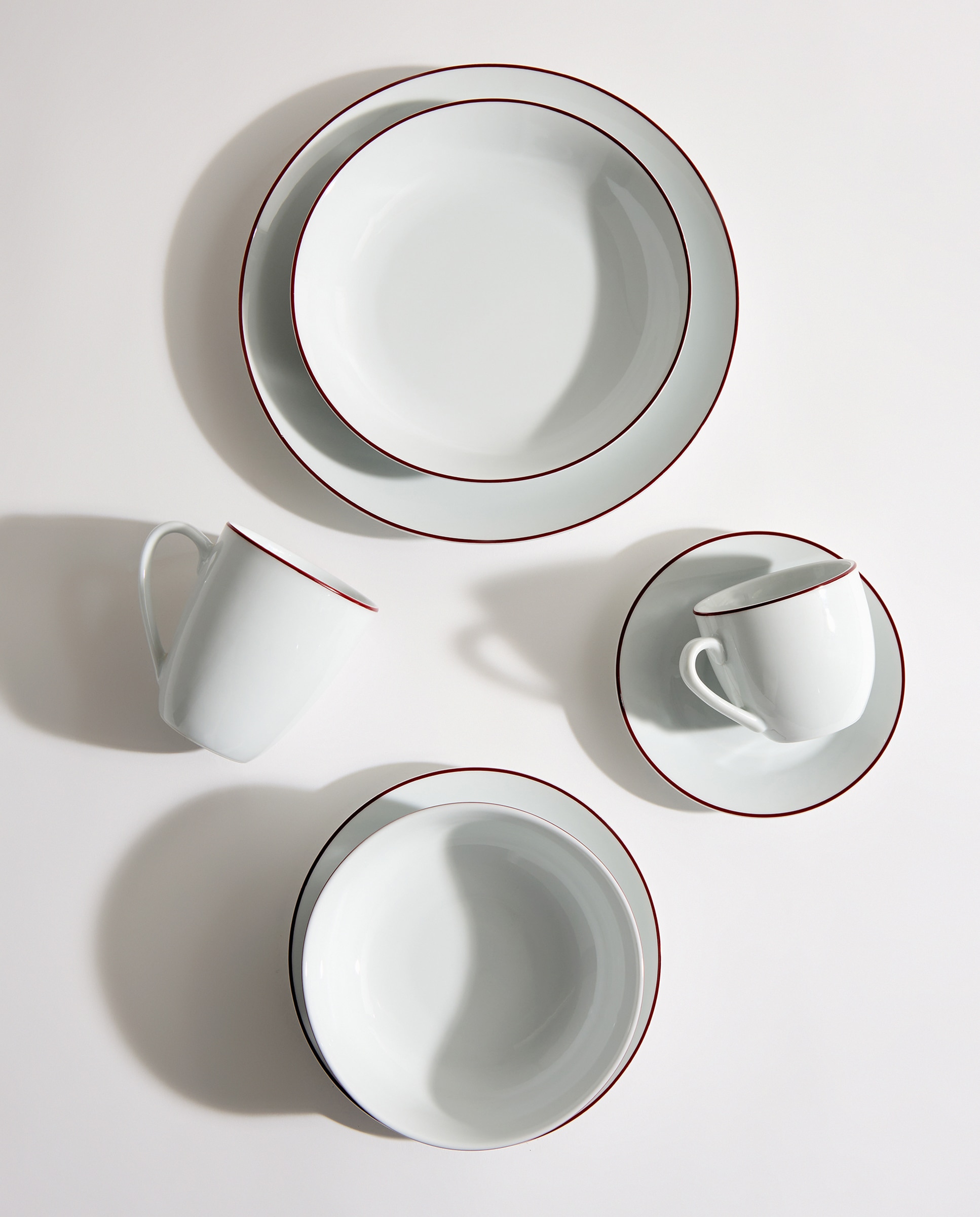 Set de 4 tazas de té con plato Sofía Burdeos-5
