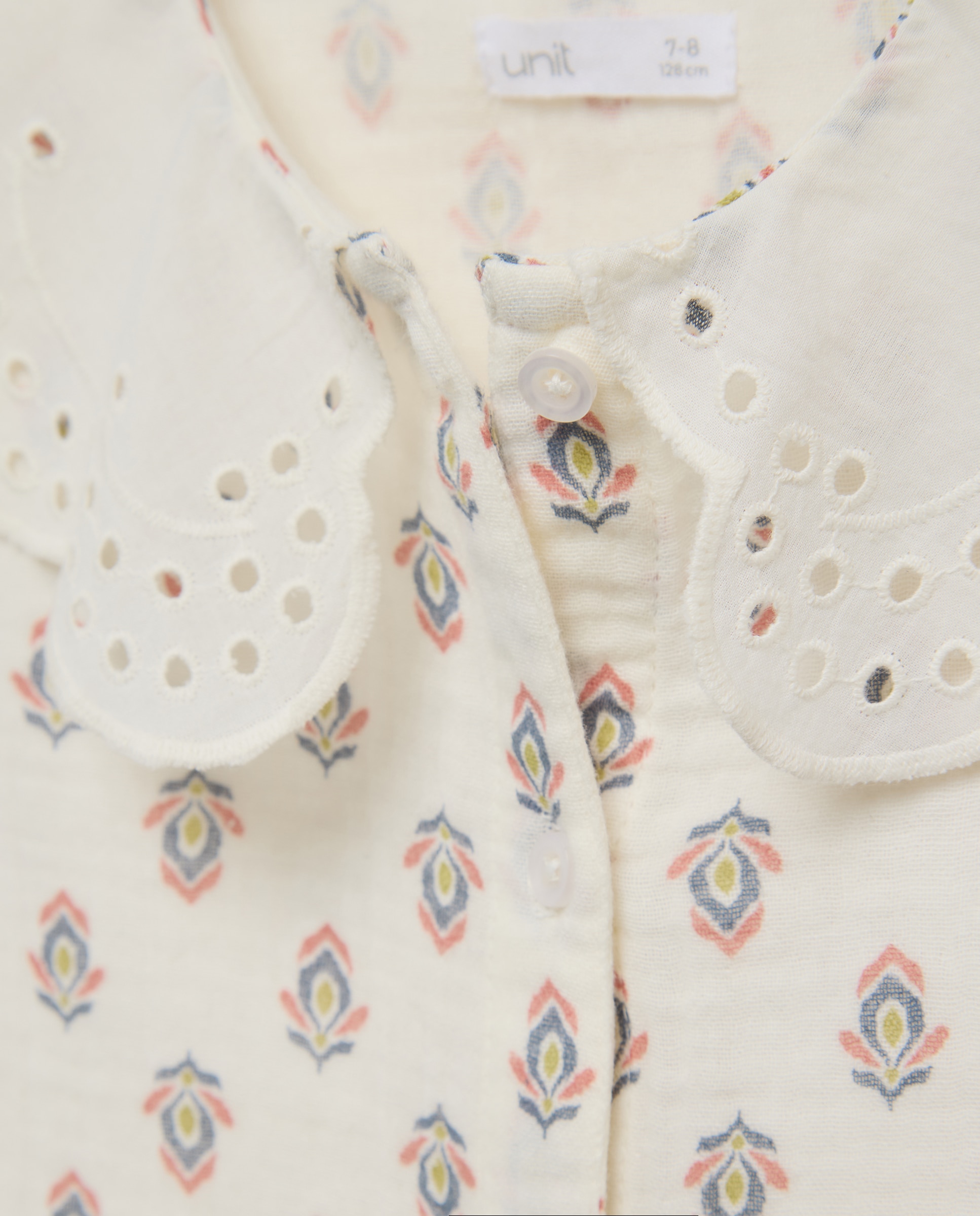 Blusa niña con cuello troquelado Ciruela-3