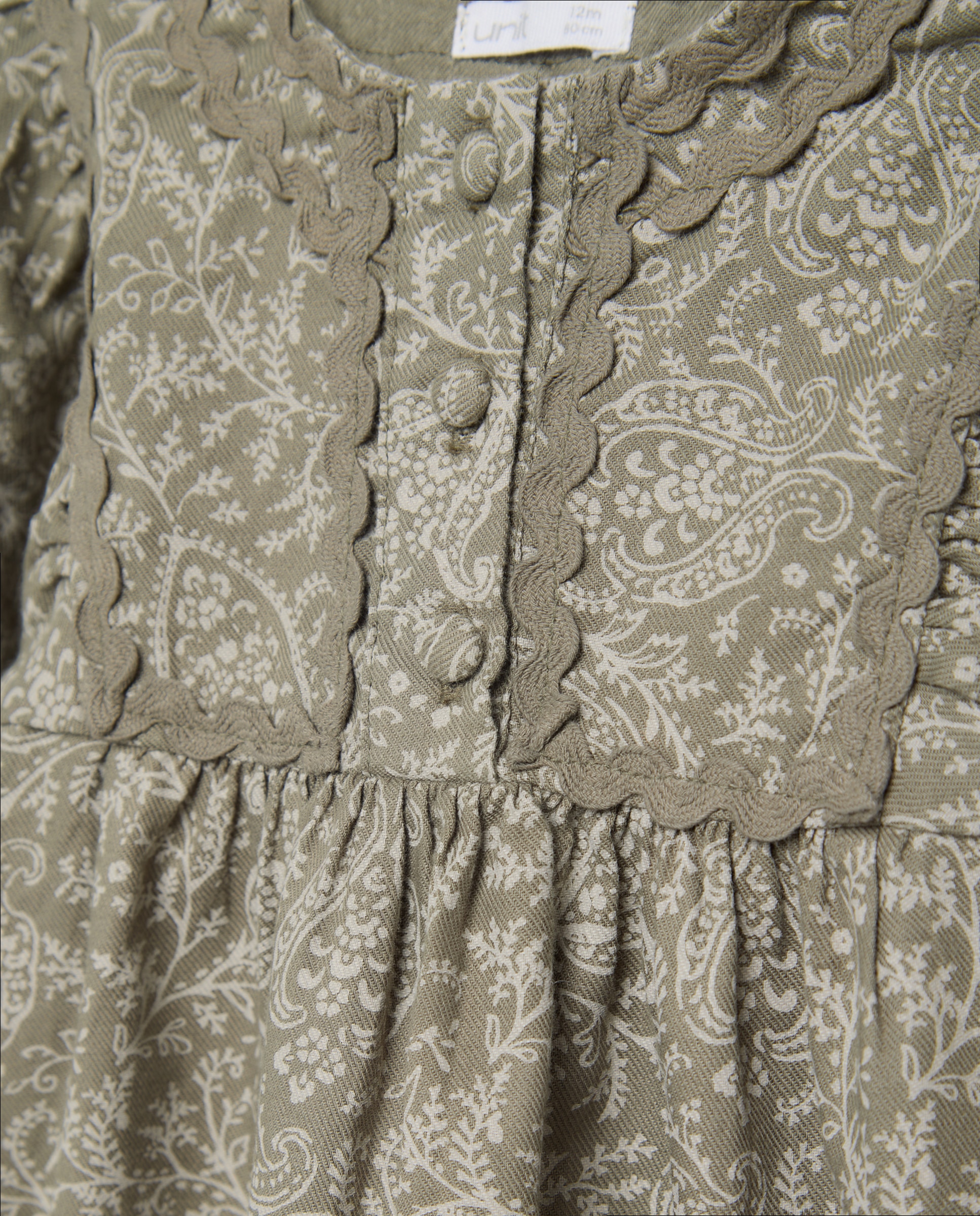 Vestido bebé niña con rick rack 520 Kaki-3