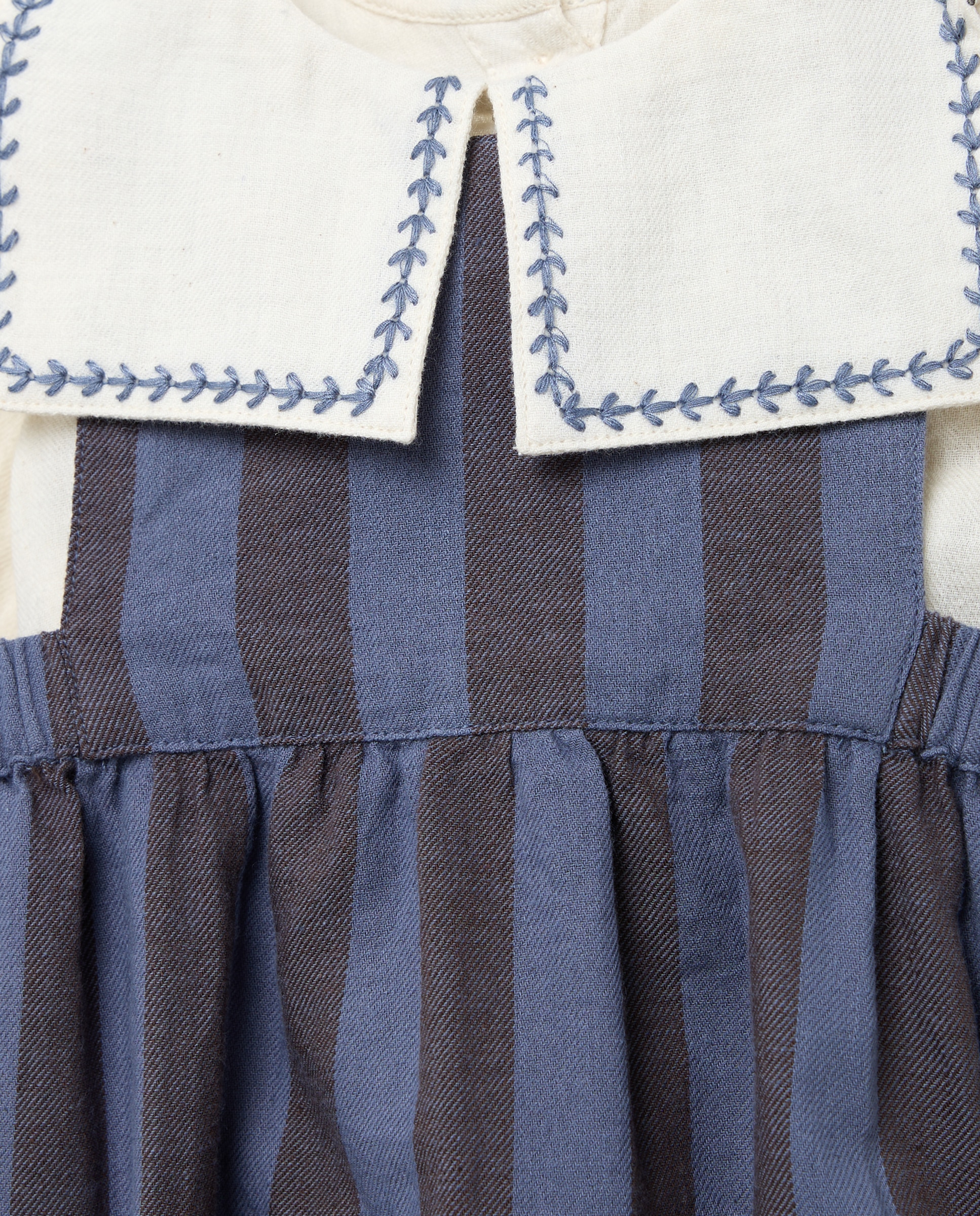 Conjunto de recién nacido villela rayas y cuello Indigo-4