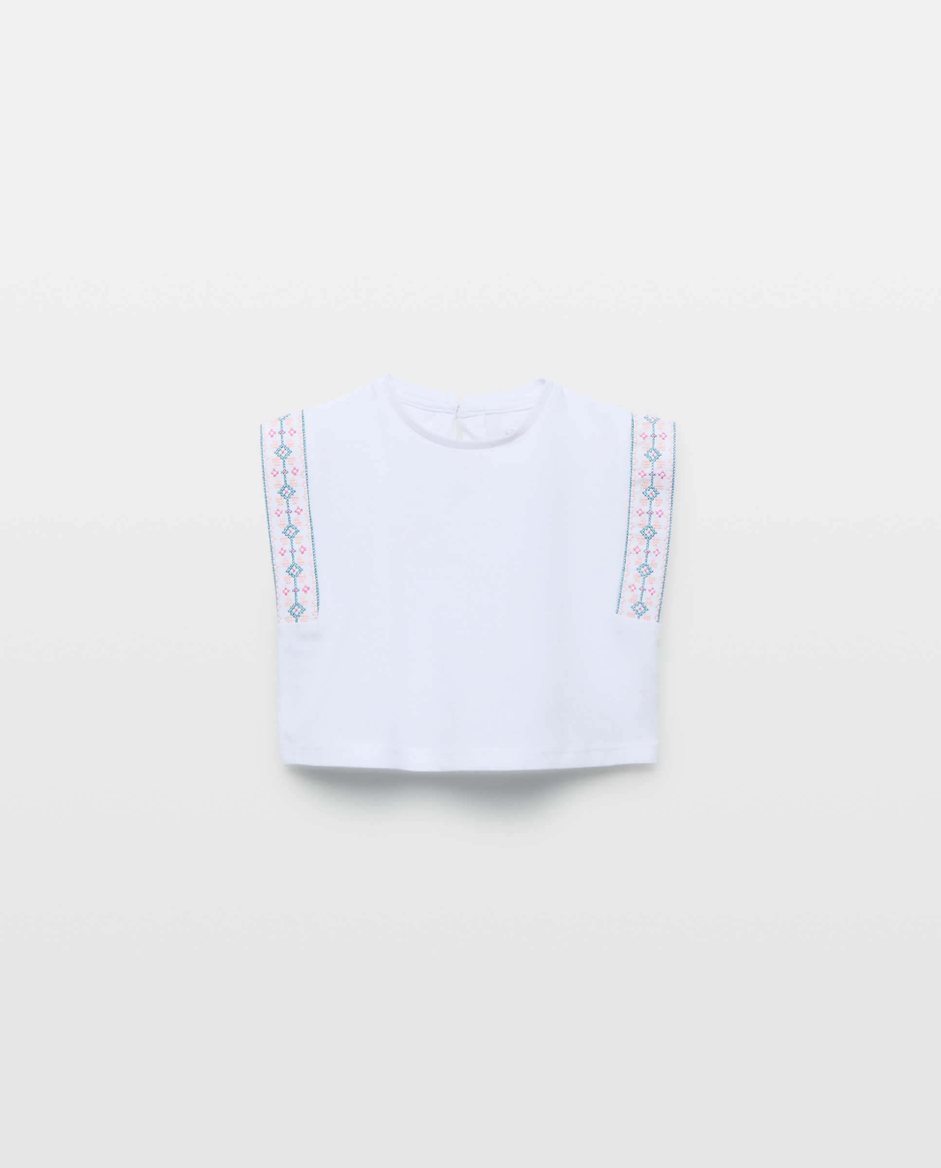 Imagen 0 de Camiseta bebé niña con bordados