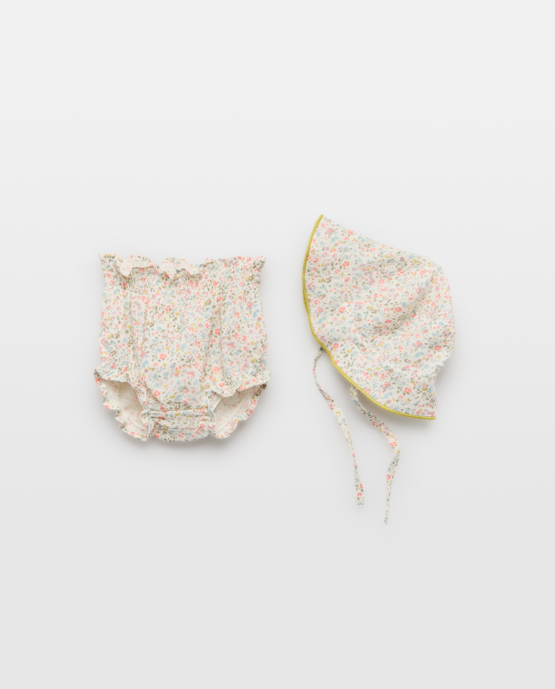 Imagen 0 de Conjunto de recién nacido flores