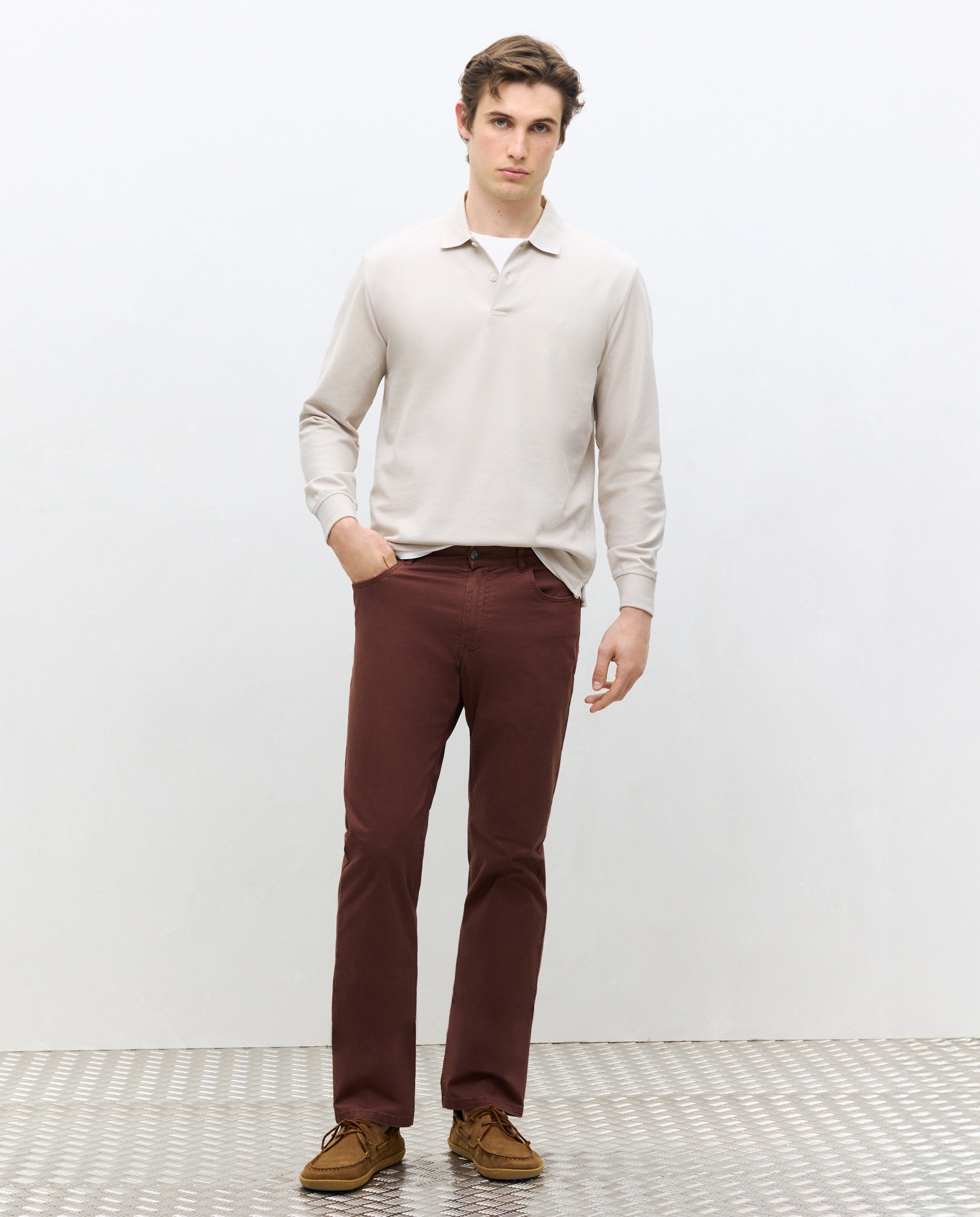 Imagen 0 de Pantalon hombre de cinco bolsillos sport regular Burdeos