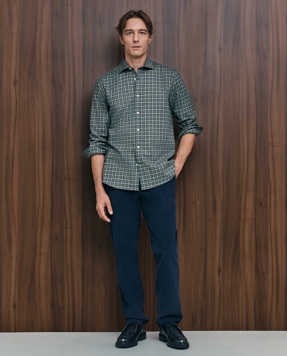 Imagen 0 de Pantalón pana regular fit tintado en prenda hombre Azul