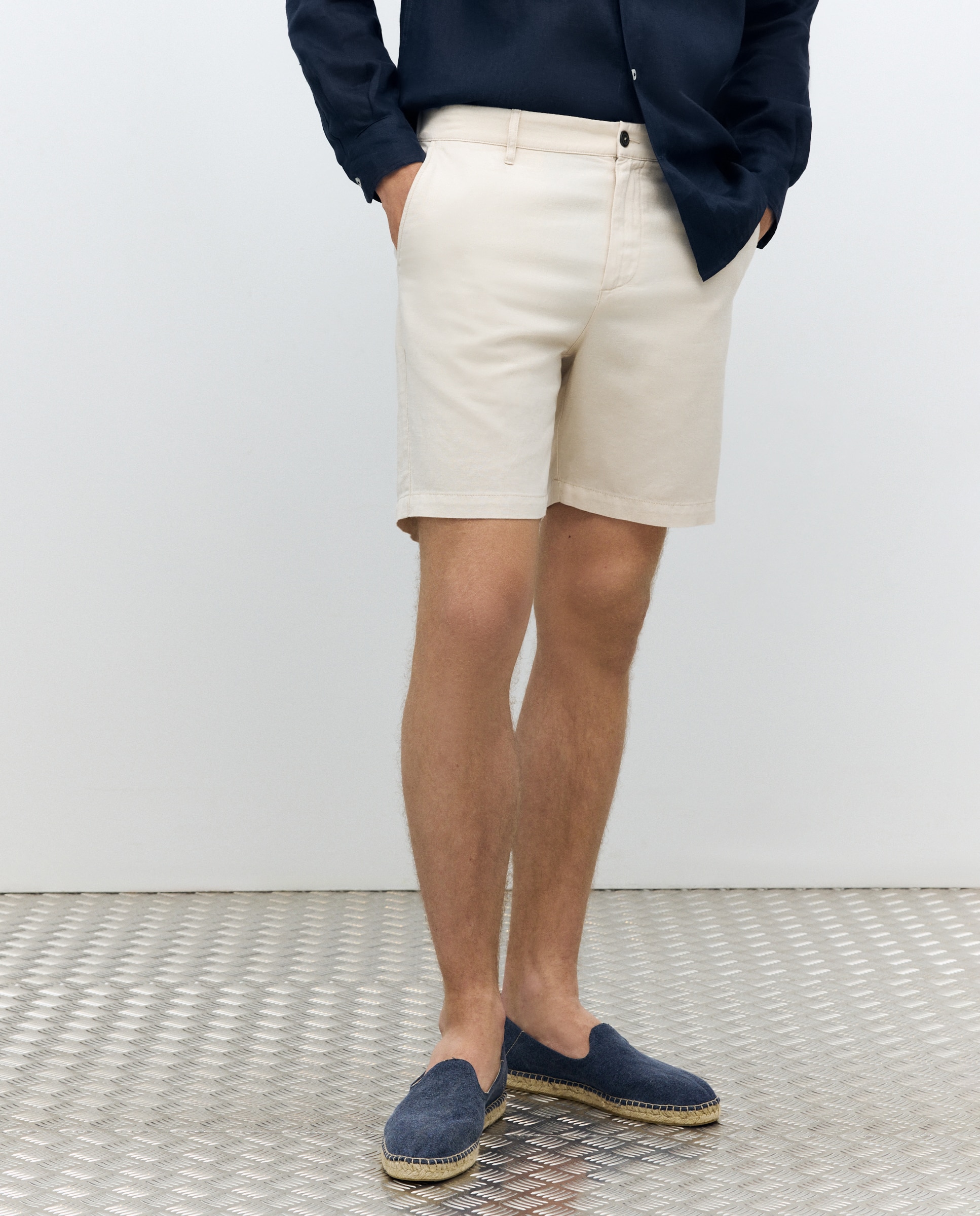 Bermudas Desportivas Básicas de Linho Regular Branco-2