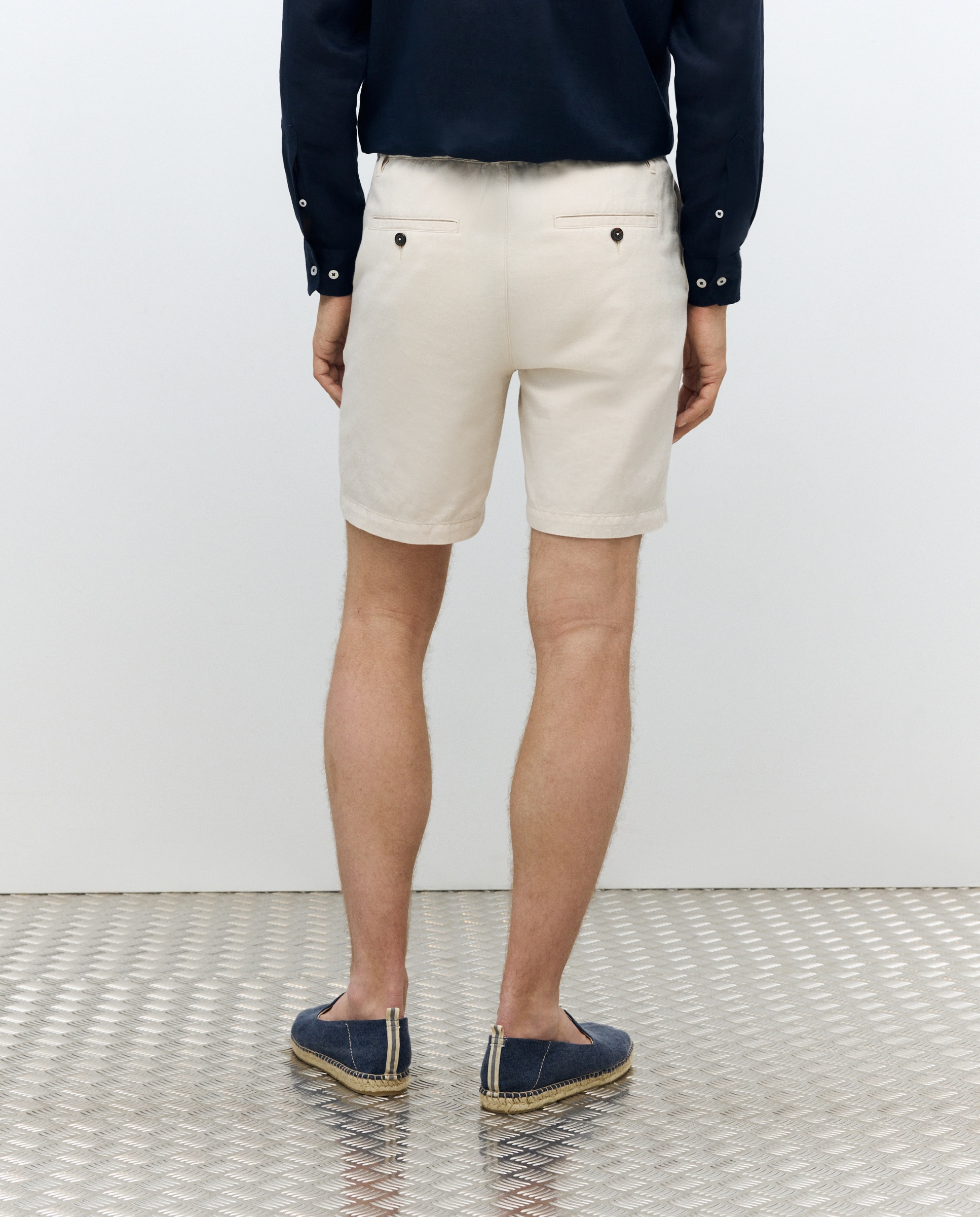 Bermudas Desportivas Básicas de Linho Regular Branco-3