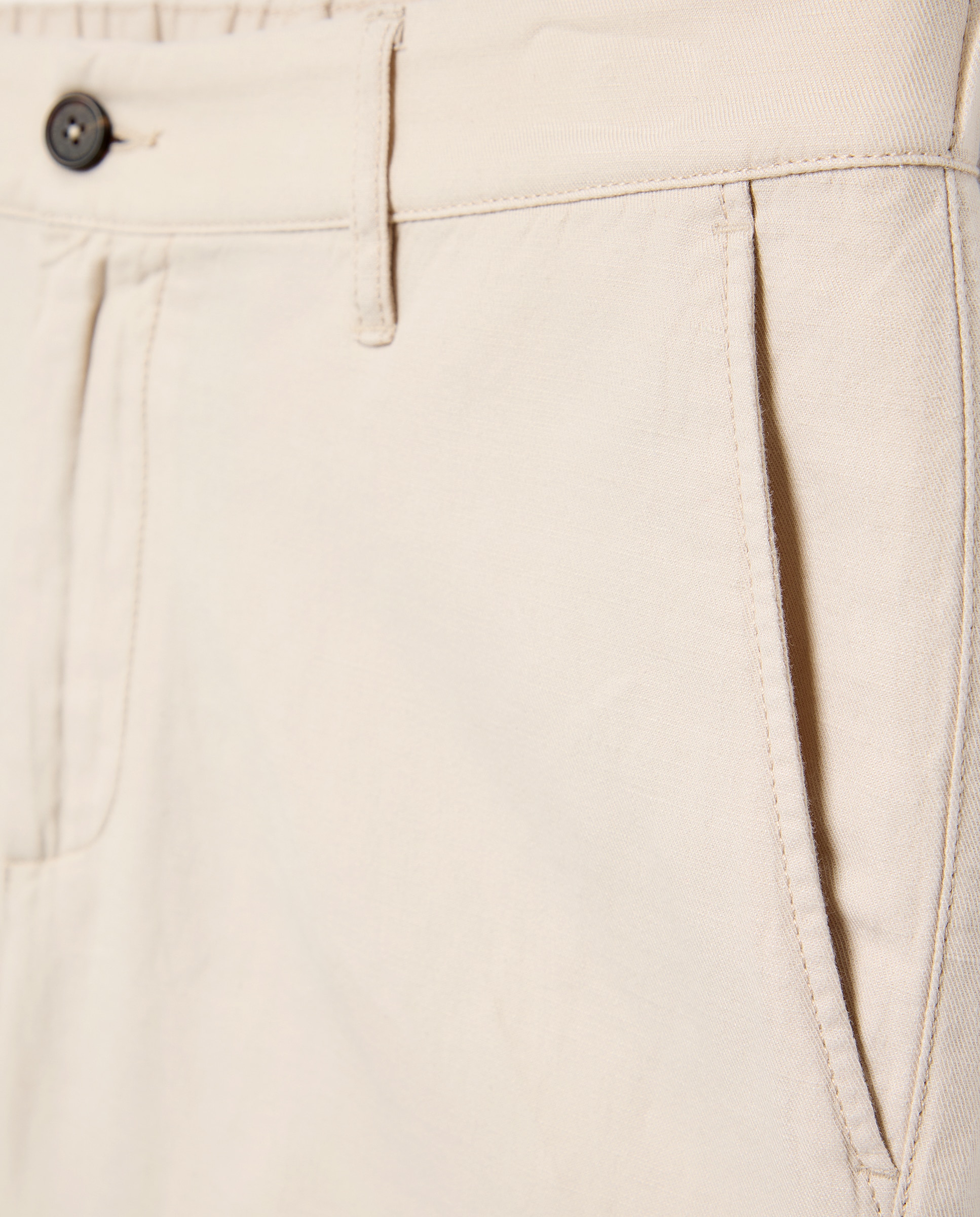 Bermudas Desportivas Básicas de Linho Regular Branco-5