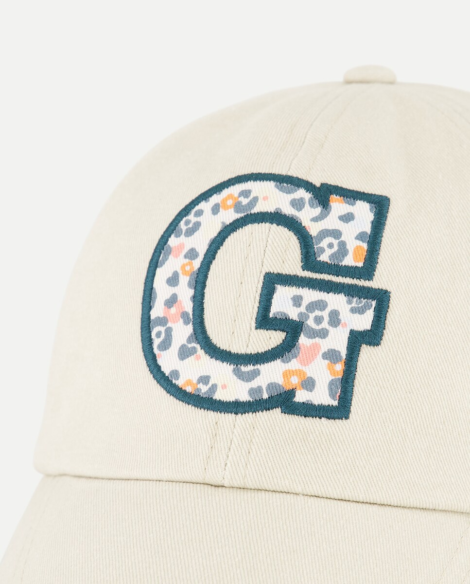 Boné com Letra G Bege-2