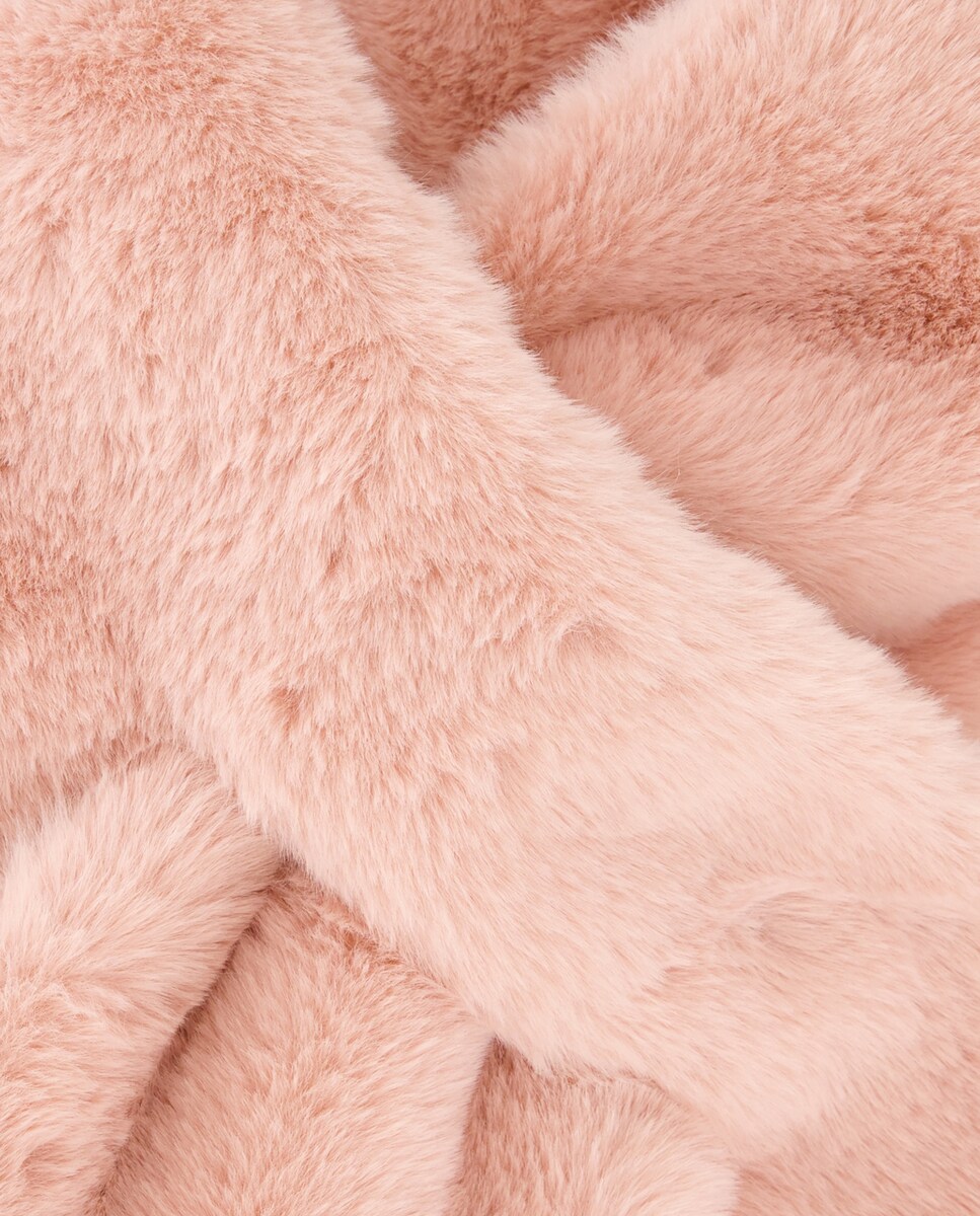 Gola de Pelo com Malha com Aran 200 Rosa-2