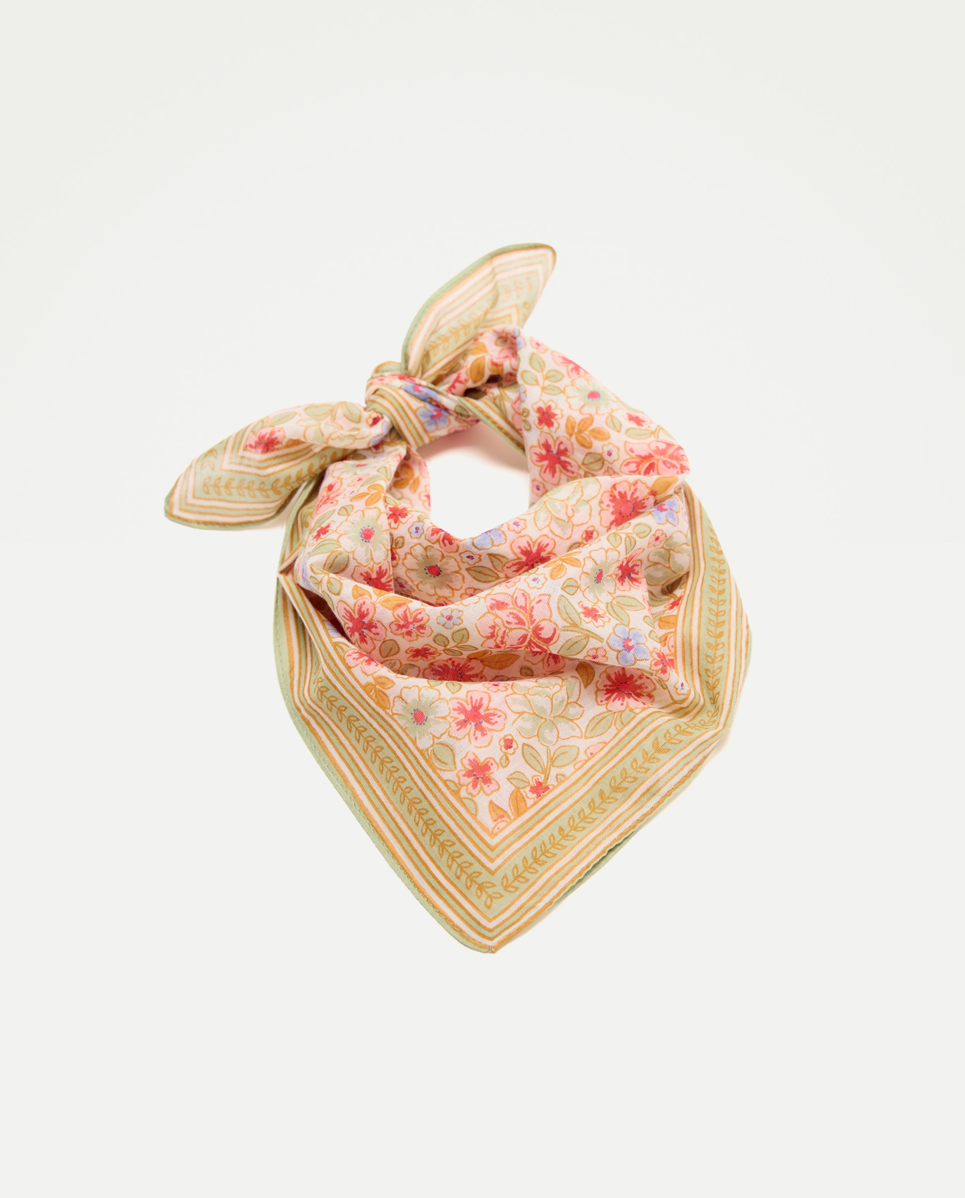 Imagem 0 de Lenço com Fantasia