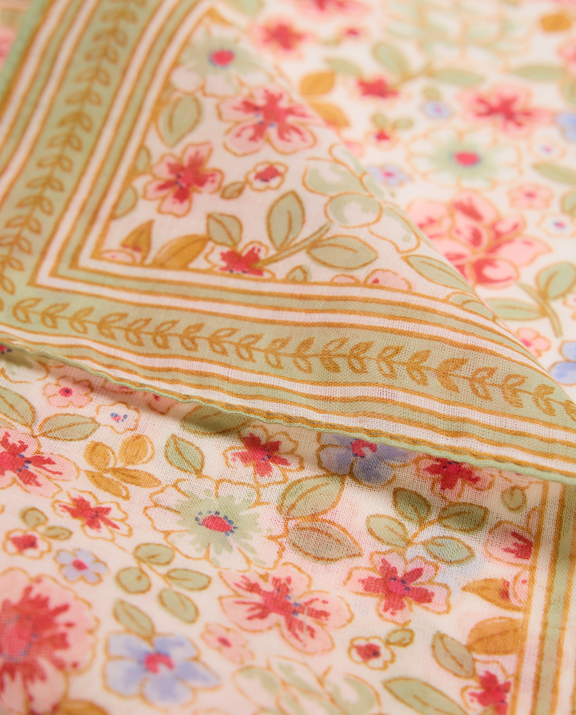 Lenço com Fantasia Branco-3