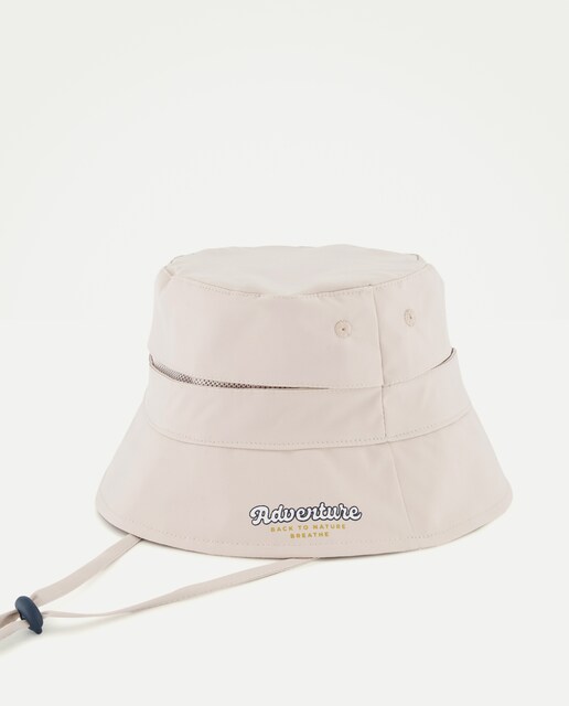 bucket deportivo de niño