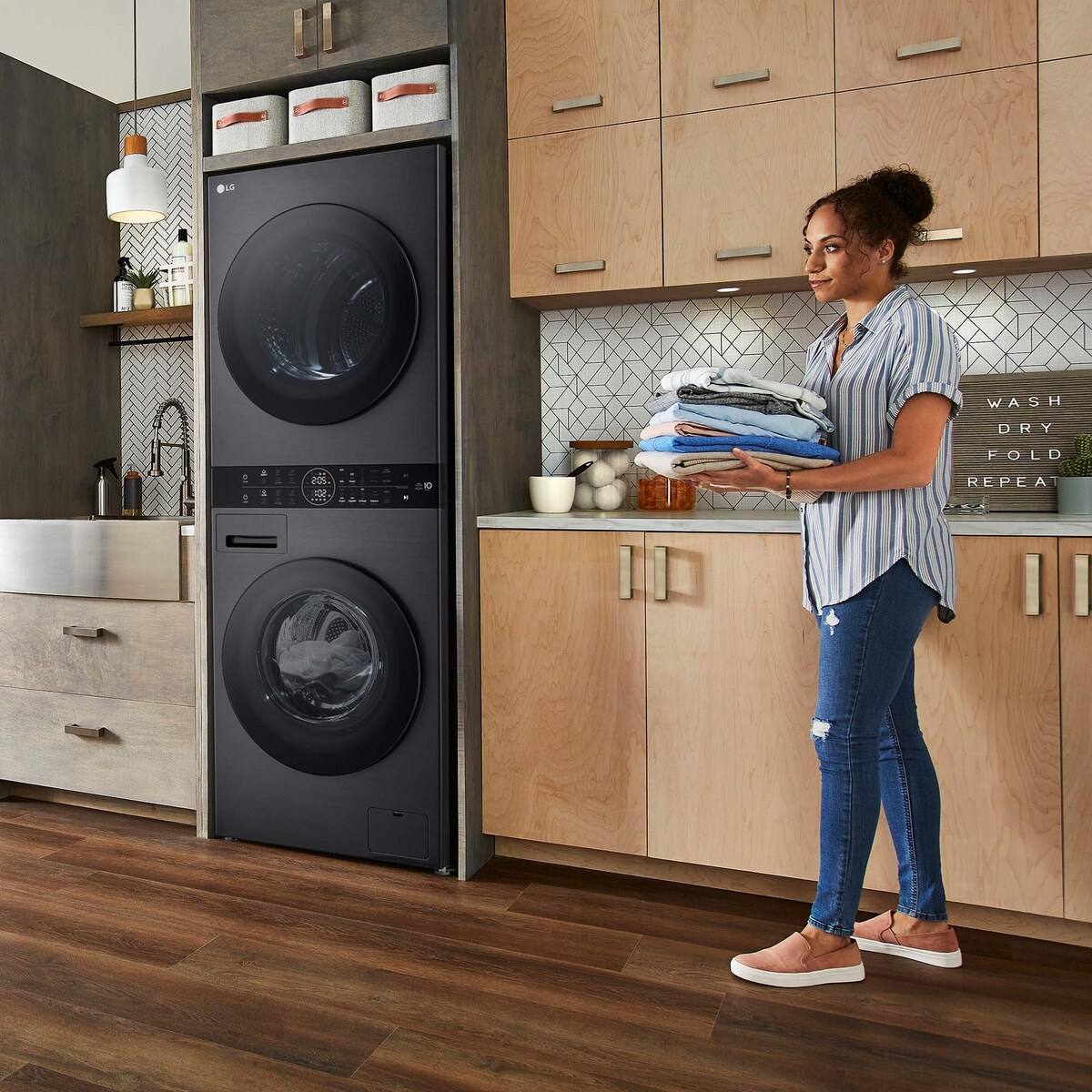 Máquina de Lavar e Secar Roupa LG WT1210BBF WashTower? Carga Frontal de 12/10 Kg e de 1400 rpm - Preto Grafite-17