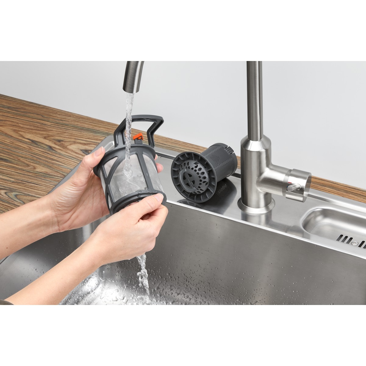 Máquina de Lavar Loiça Encastrável Electrolux EEG62310L de 9 Conjuntos, Airdry, Lavagem 30 min. e de 45 cm 9