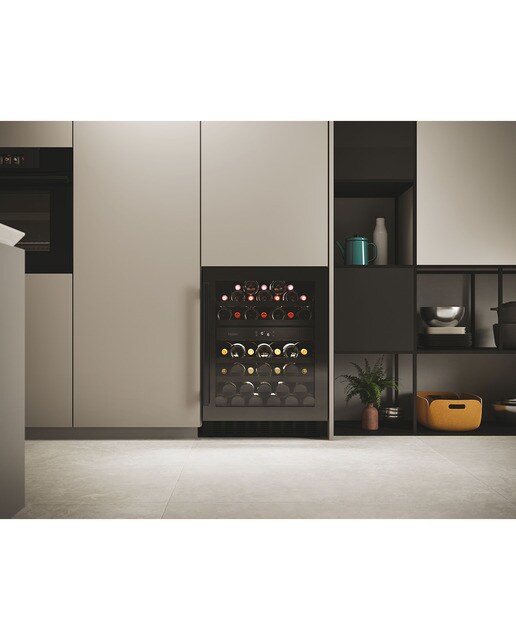 Vinoteca integrable Haier 44 botellas Wine Bank 60 Series 6 - HAKWBD 60 - Negro Negro-9