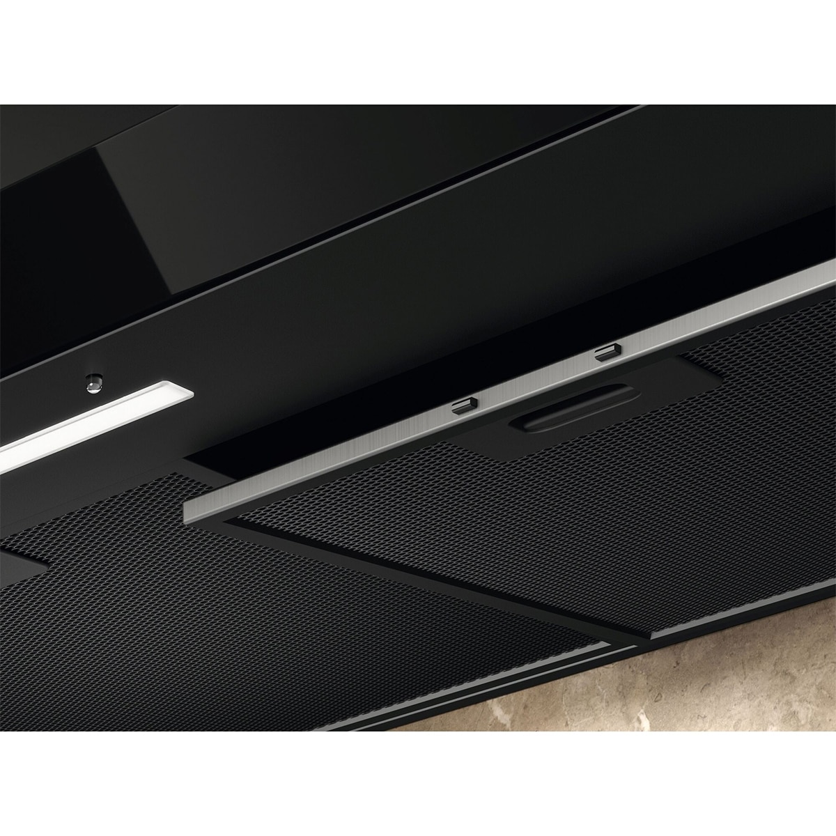 Campana extractora integrada Electrolux con 3 velocidades, 90 cm - LFT819K Negro-10
