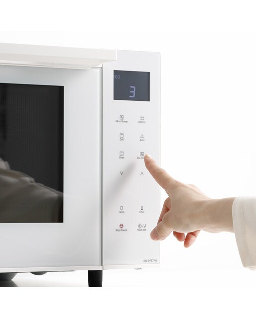 Microondas Panasonic 23 litros, con grill - NN-DF37PWEPG Blanco-4