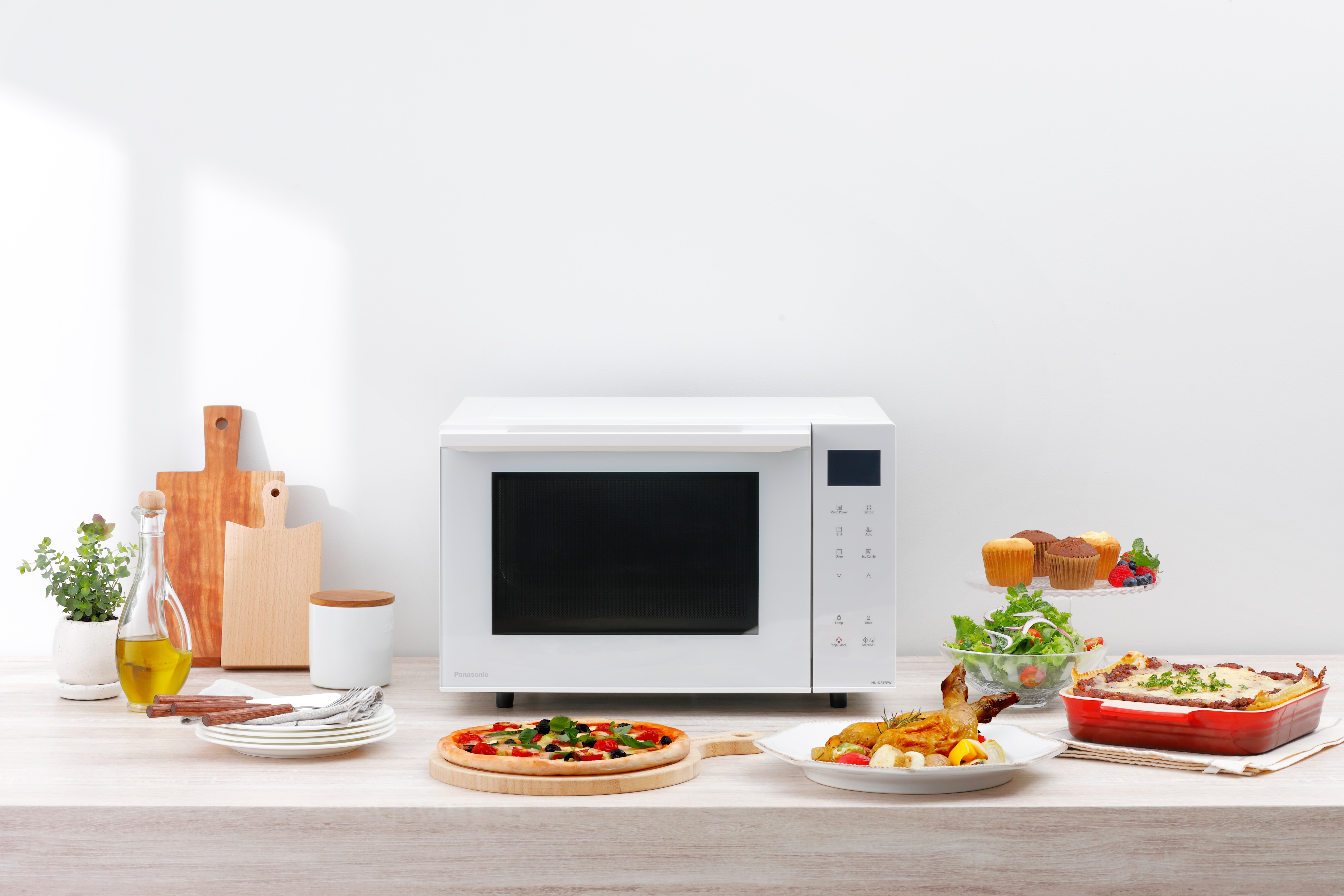 Microondas Panasonic 23 litros, con grill - NN-DF37PWEPG Blanco-8