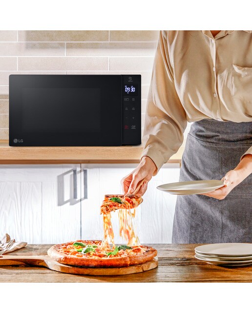 Microondas LG 20 litros, grill, 700 w- MH6032GAS Negro-14